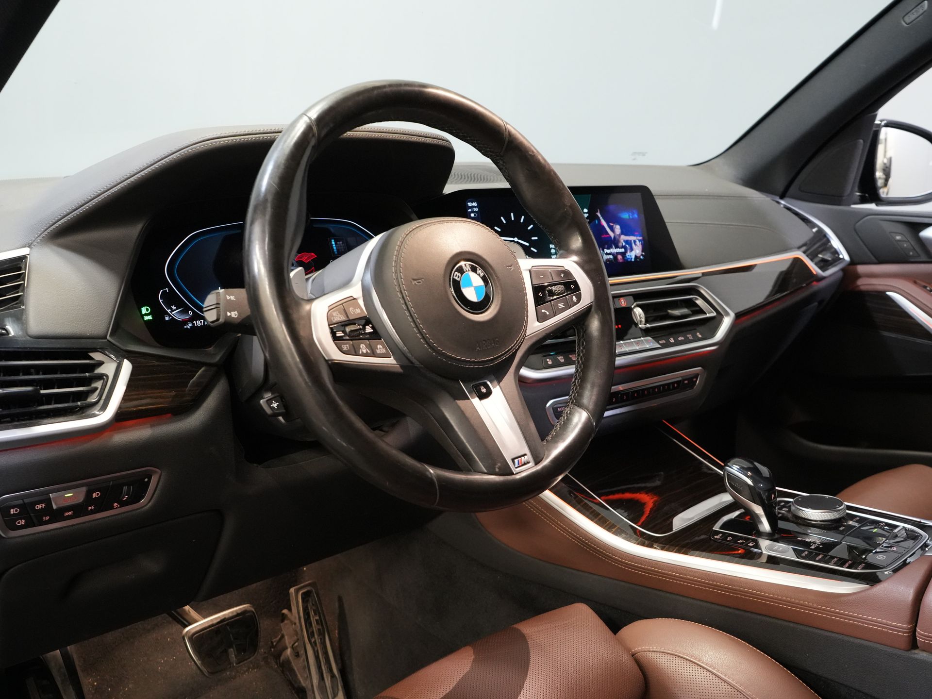 BMW X5 SUV xDrive45e High Executive MPack/ Pano/ Memory/ Stoelvent./ Elek.Klep/ Elek.Trekhaak/ Leder/ Adapt.Cruise/ 21