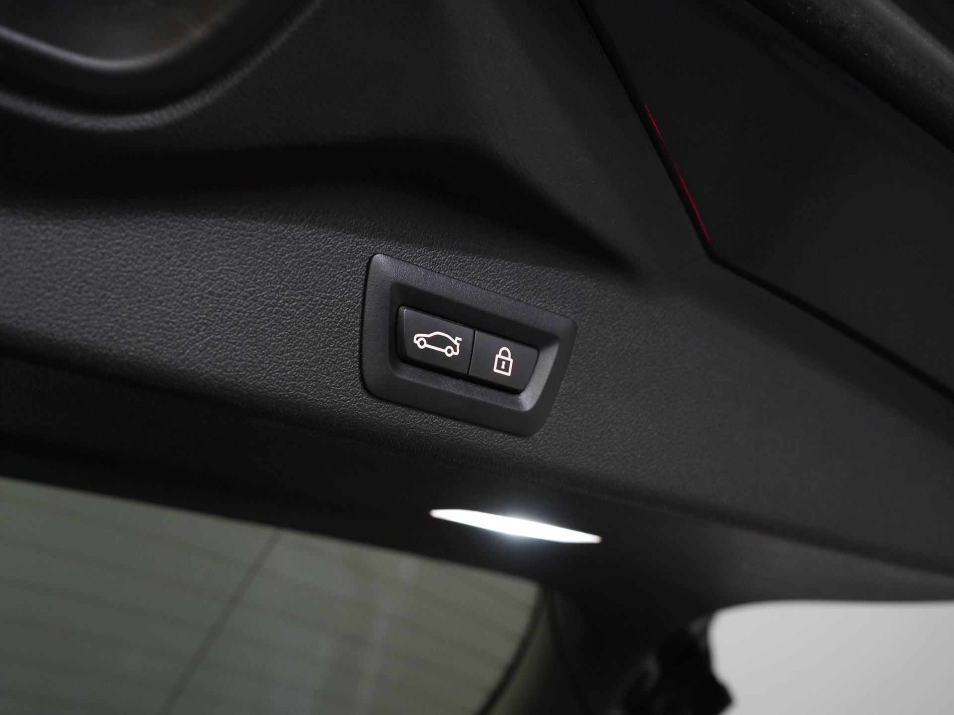 BMW X5 SUV xDrive45e High Executive MPack/ Pano/ Memory/ Stoelvent./ Elek.Klep/ Elek.Trekhaak/ Leder/ Adapt.Cruise/ 21