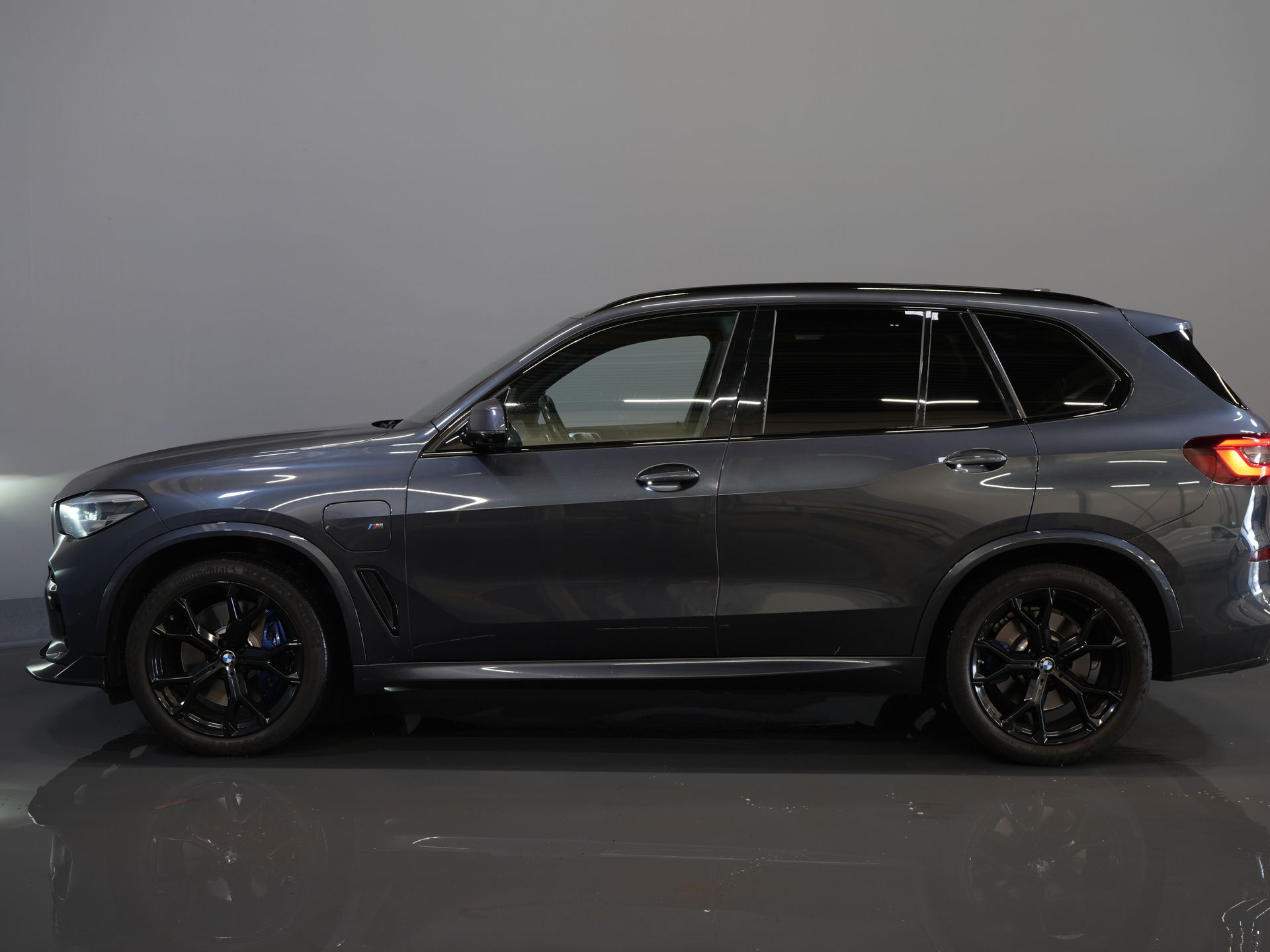 BMW X5 SUV xDrive45e High Executive MPack/ Pano/ Memory/ Stoelvent./ Elek.Klep/ Elek.Trekhaak/ Leder/ Adapt.Cruise/ 21
