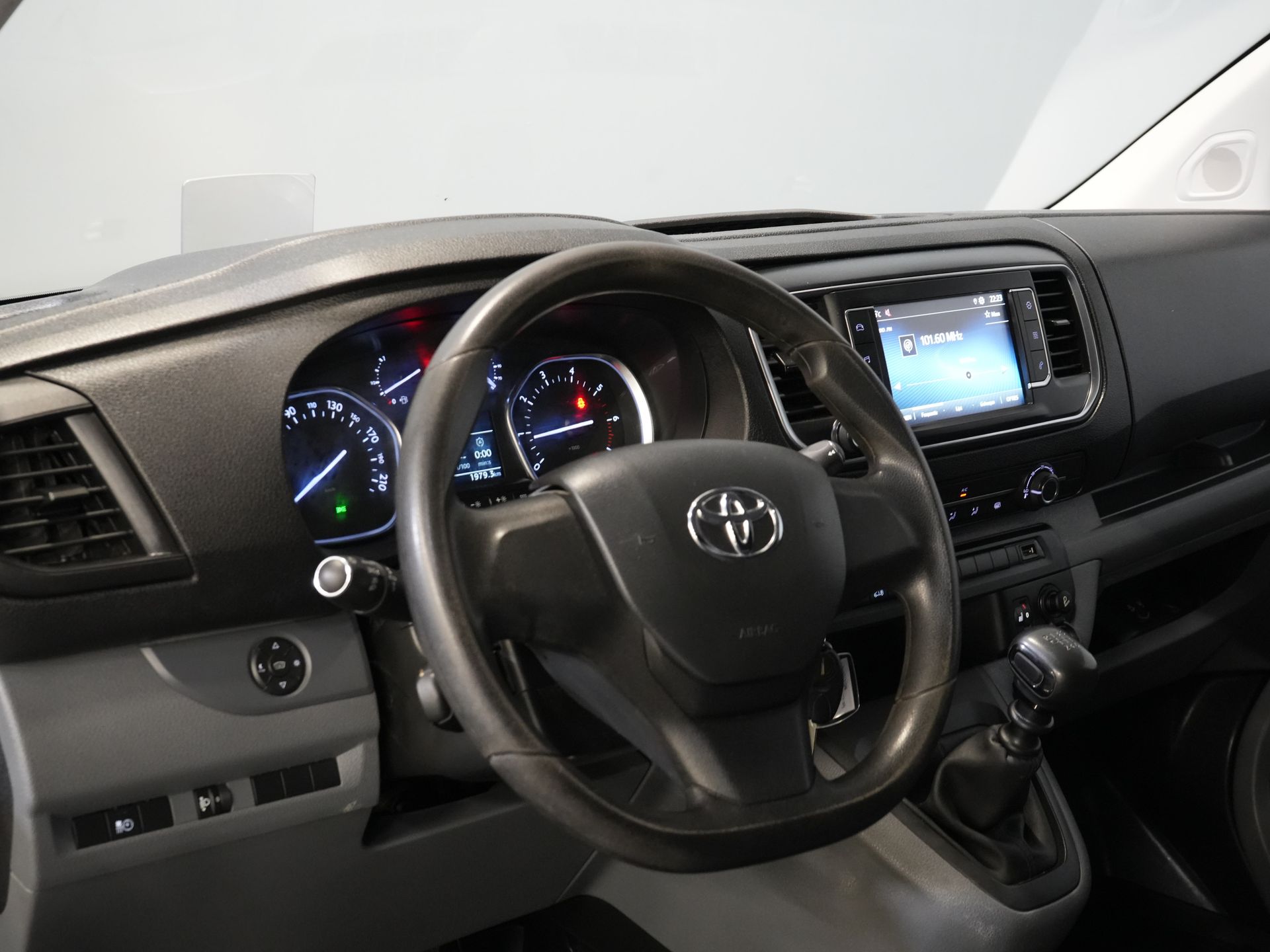 Toyota ProAce Worker Bestelbus 2.0 145 pk L3 2xSchuifdeur/ Adapt.Cruise/ Head Up/ Standkachel/ Stoelverw./ Carplay/ Trekhaak/ PDC 13