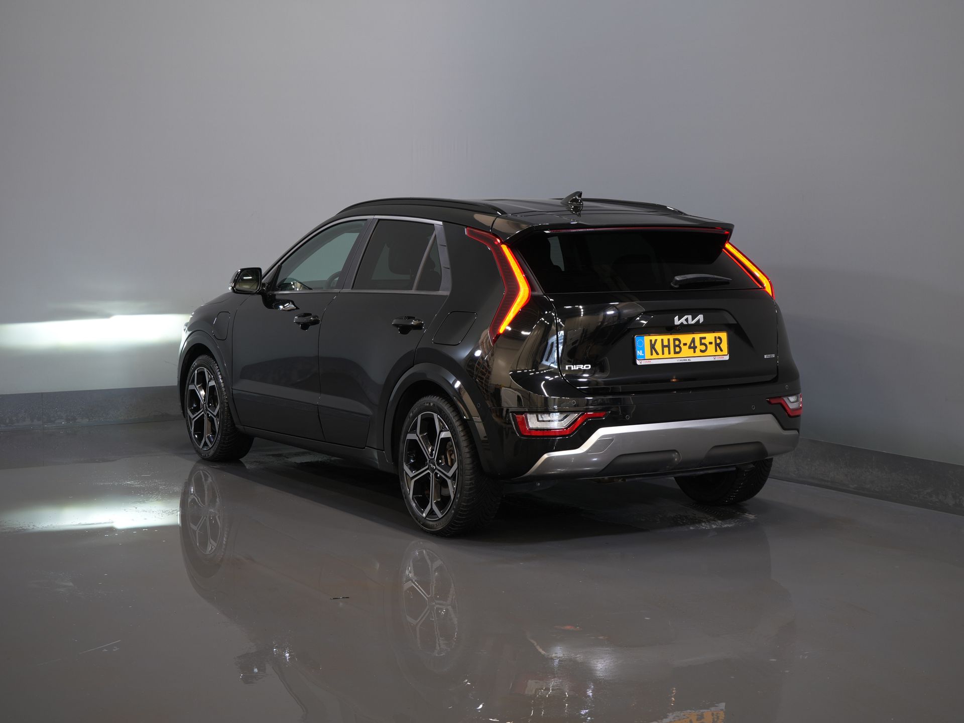 Kia Niro SUV 1.6 GDi PHEV Executive Line Harman Kardon/ Stoelvent./ 18