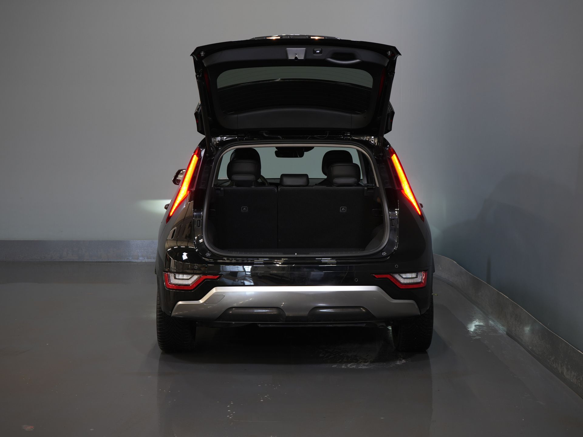 Kia Niro SUV 1.6 GDi PHEV Executive Line Harman Kardon/ Stoelvent./ 18
