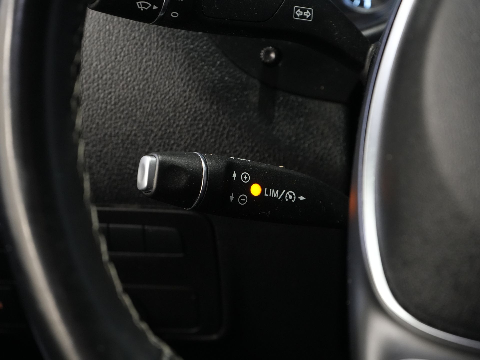 Mercedes-Benz Vito Bestelbus 119 CDI Aut. XL L3 LED/ Standkachel/ Stoelverw./ Carplay/ Camera/ Trekhaak/ PDC/ Cruise 21