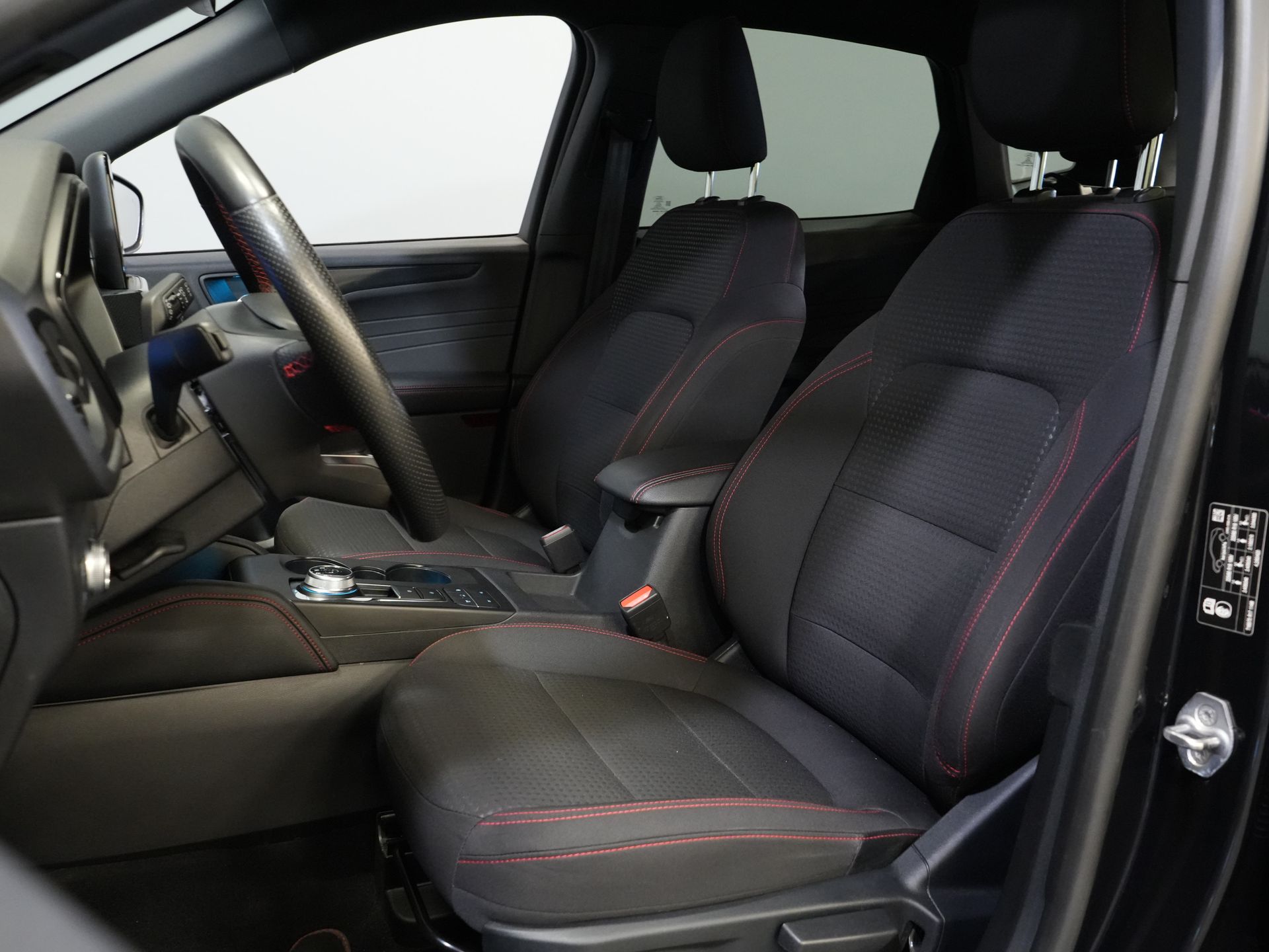 Ford Kuga SUV 2.5 PHEV 225 pk ST-Line LED/ Head-Up/ Adapt.cruise/ Keyless/ Elek.klep/ Stoelverw/ Stuurverw./ Carplay/ Navi/ Climate/ PDC 11