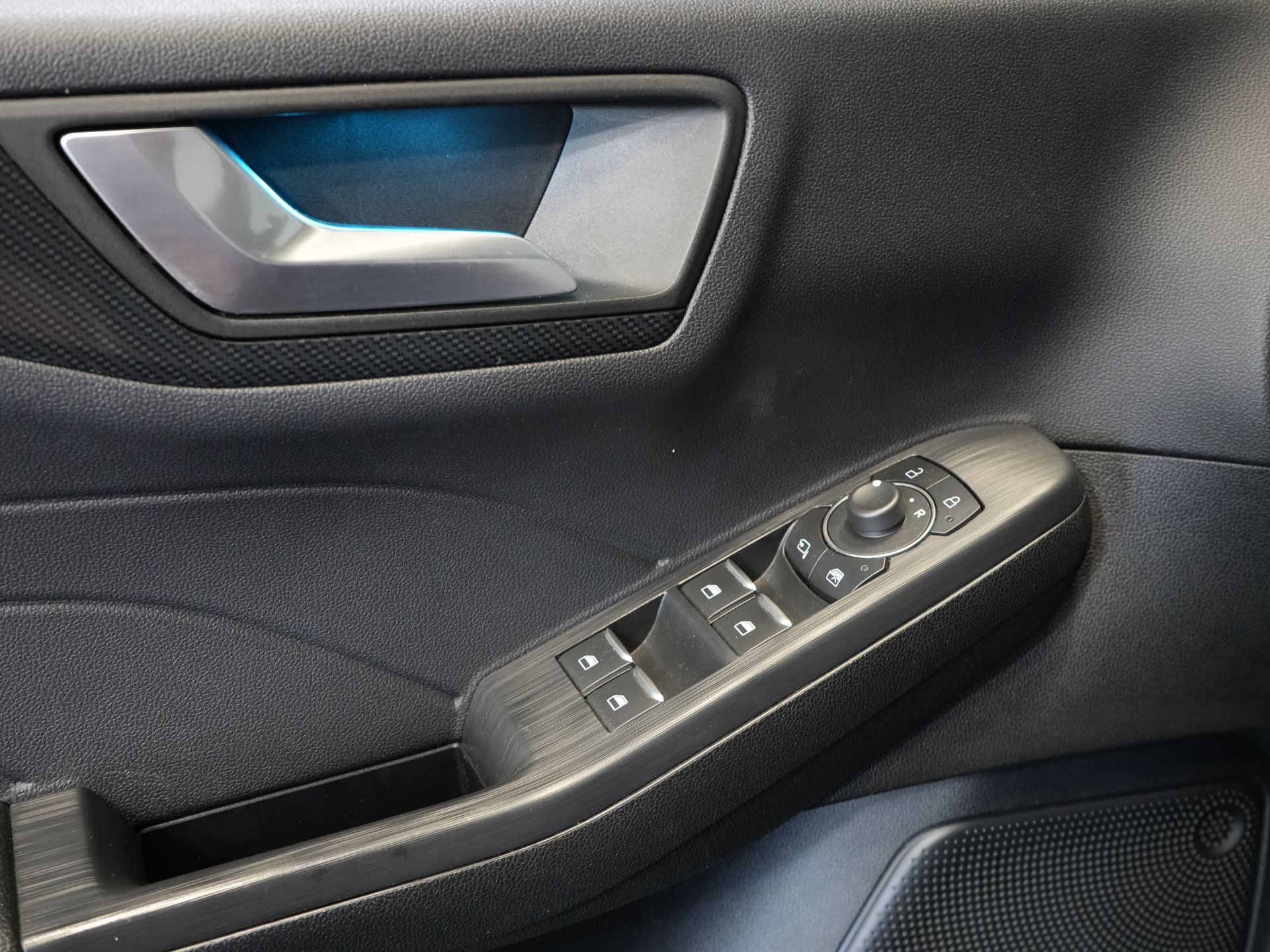 Ford Kuga SUV 2.5 PHEV 225 pk ST-Line LED/ Head-Up/ Adapt.cruise/ Keyless/ Elek.klep/ Stoelverw/ Stuurverw./ Carplay/ Navi/ Climate/ PDC 20