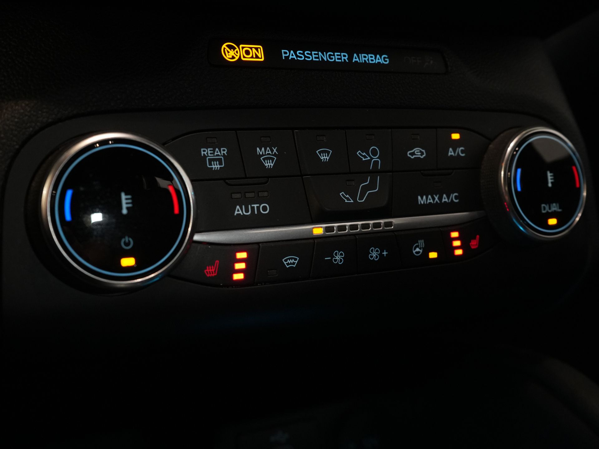 Ford Kuga SUV 2.5 PHEV 225 pk ST-Line LED/ Head-Up/ Adapt.cruise/ Keyless/ Elek.klep/ Stoelverw/ Stuurverw./ Carplay/ Navi/ Climate/ PDC 24