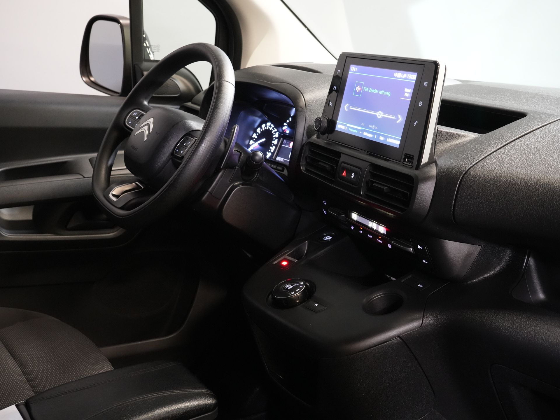 Citroën Berlingo Bestelbus 1.5 HDI 130 pk Aut. LED/ Carplay/ Keyless/ Navi/ Climate/ Camera/ PDC/ LMV/ Cruise 2