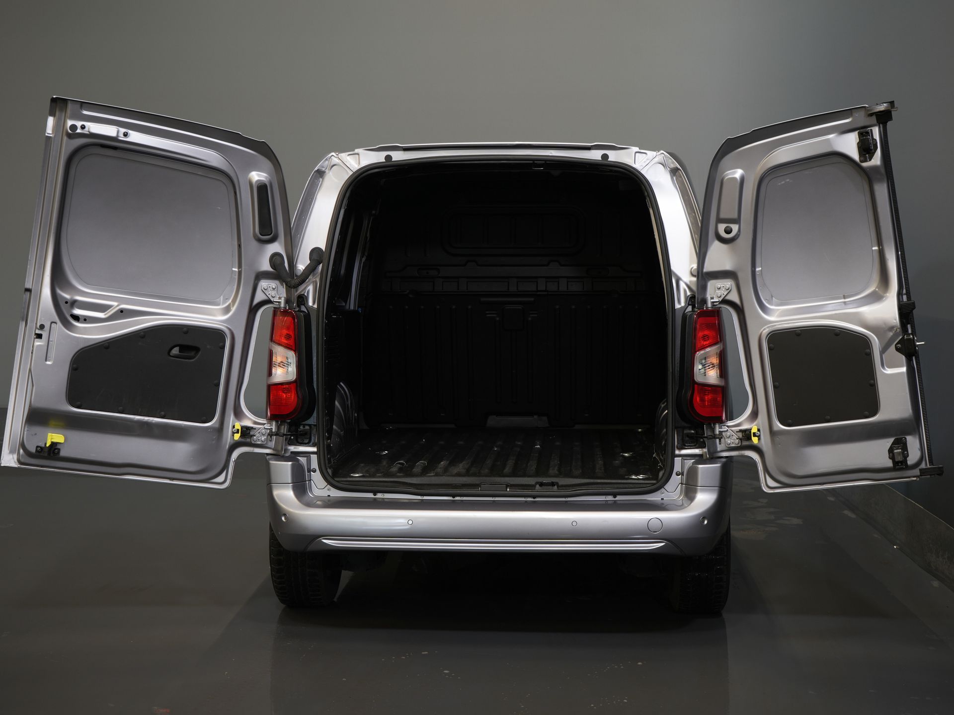 Citroën Berlingo Bestelbus 1.5 HDI 130 pk Aut. LED/ Carplay/ Keyless/ Navi/ Climate/ Camera/ PDC/ LMV/ Cruise 4