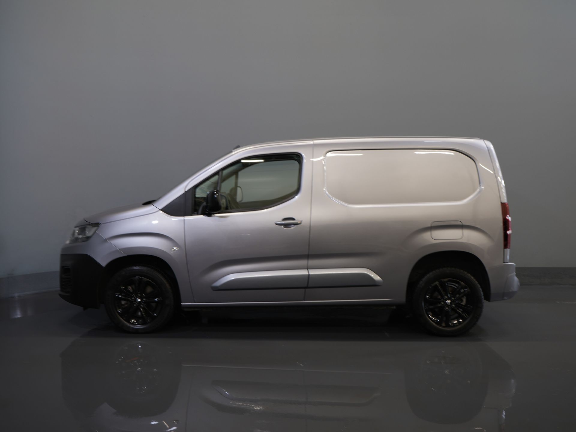 Citroën Berlingo Bestelbus 1.5 HDI 130 pk Aut. LED/ Carplay/ Keyless/ Navi/ Climate/ Camera/ PDC/ LMV/ Cruise 9