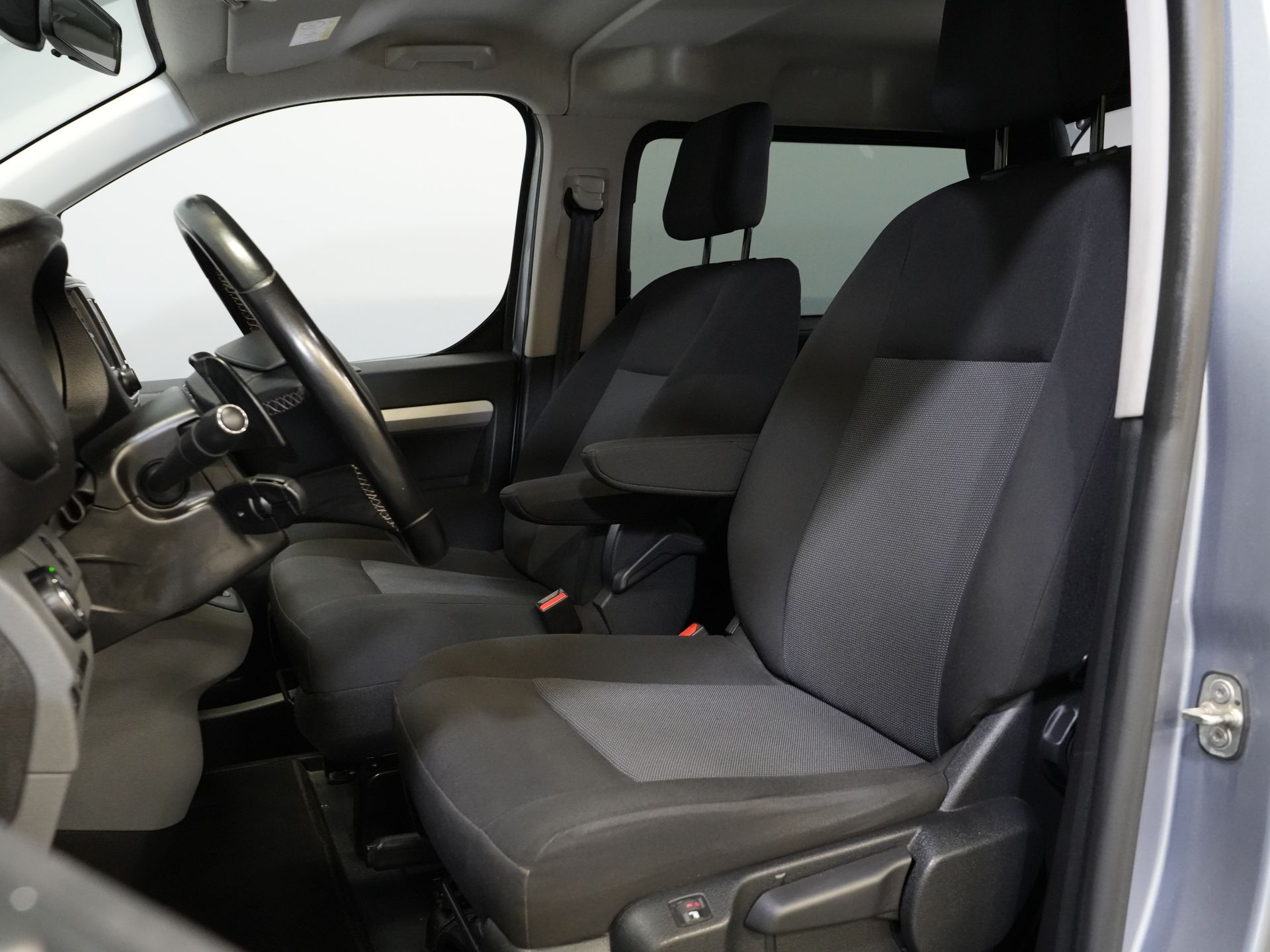 Citroën Jumpy Bestelbus 2.0 HDI 180 pk Aut. DC Dubbel Cabine Xenon/ Adapt.Cruise/ Standkachel/ 2x Schuifdeur/ Carplay/ Keyless/ Climate/ Camera/ Navi/ 1 11