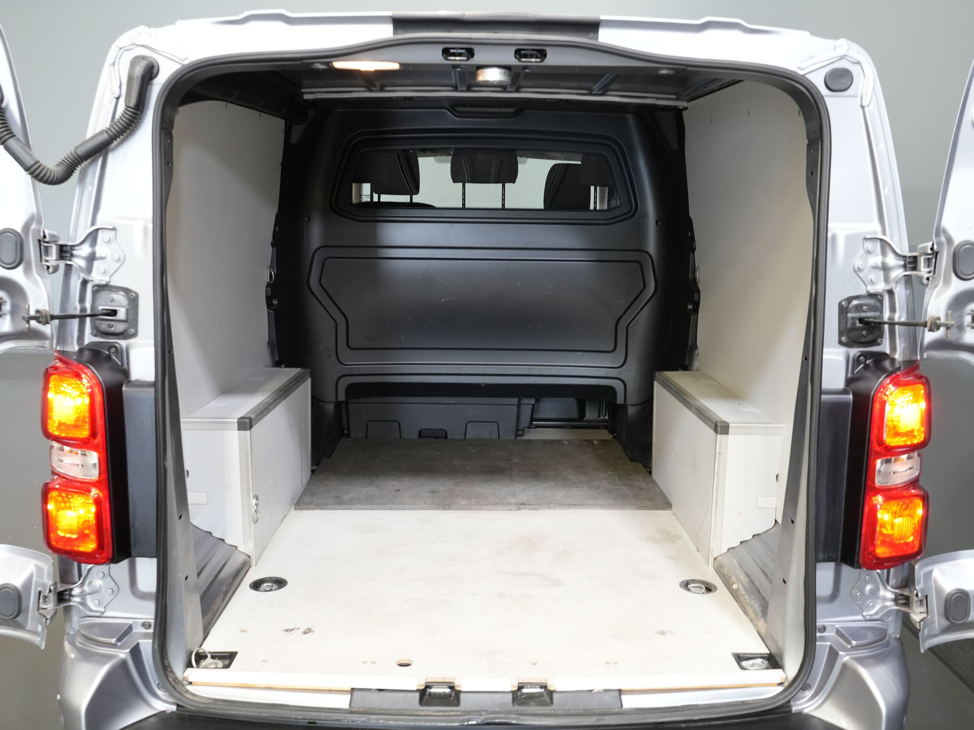 Citroën Jumpy Bestelbus 2.0 HDI 180 pk Aut. DC Dubbel Cabine Xenon/ Adapt.Cruise/ Standkachel/ 2x Schuifdeur/ Carplay/ Keyless/ Climate/ Camera/ Navi/ 1 14