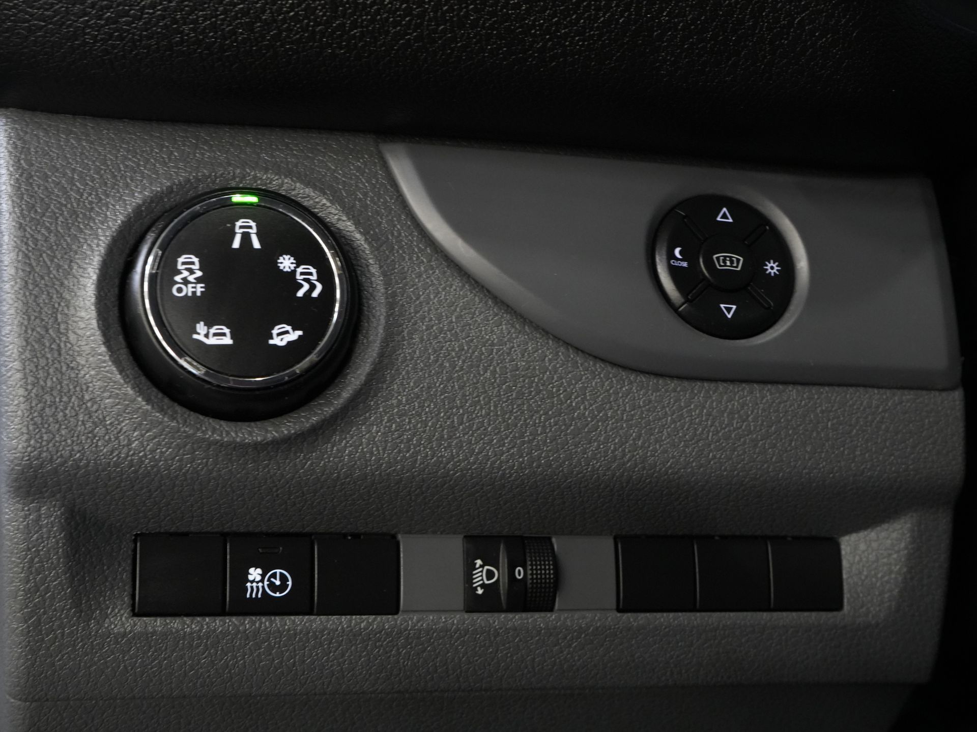 Citroën Jumpy Bestelbus 2.0 HDI 180 pk Aut. DC Dubbel Cabine Xenon/ Adapt.Cruise/ Standkachel/ 2x Schuifdeur/ Carplay/ Keyless/ Climate/ Camera/ Navi/ 1 18