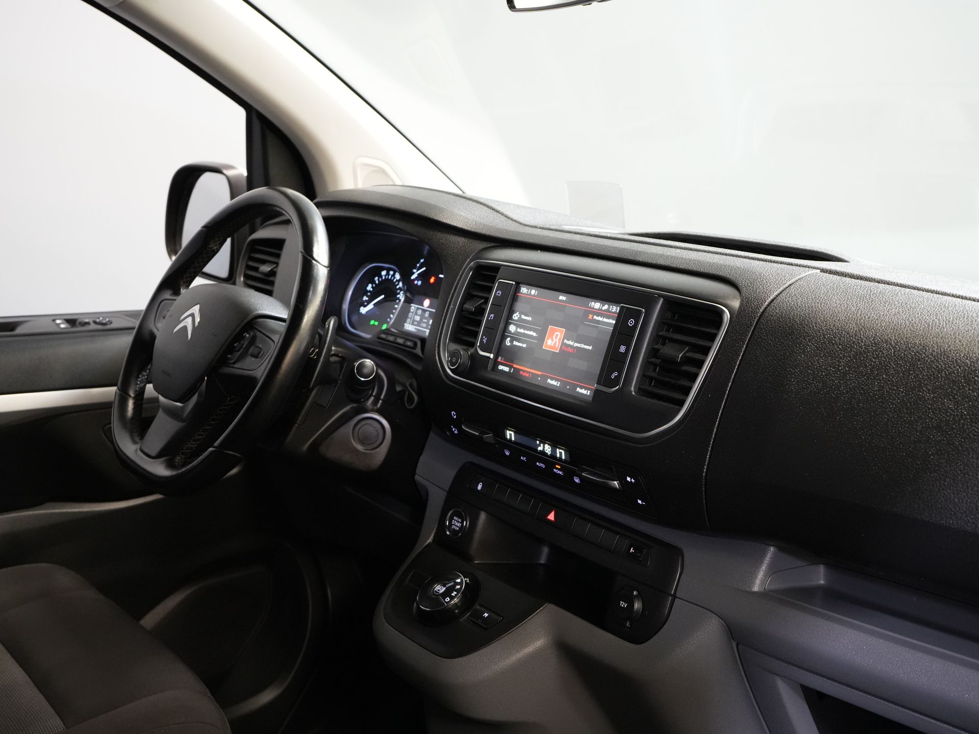 Citroën Jumpy Bestelbus 2.0 HDI 180 pk Aut. DC Dubbel Cabine Xenon/ Adapt.Cruise/ Standkachel/ 2x Schuifdeur/ Carplay/ Keyless/ Climate/ Camera/ Navi/ 1 2