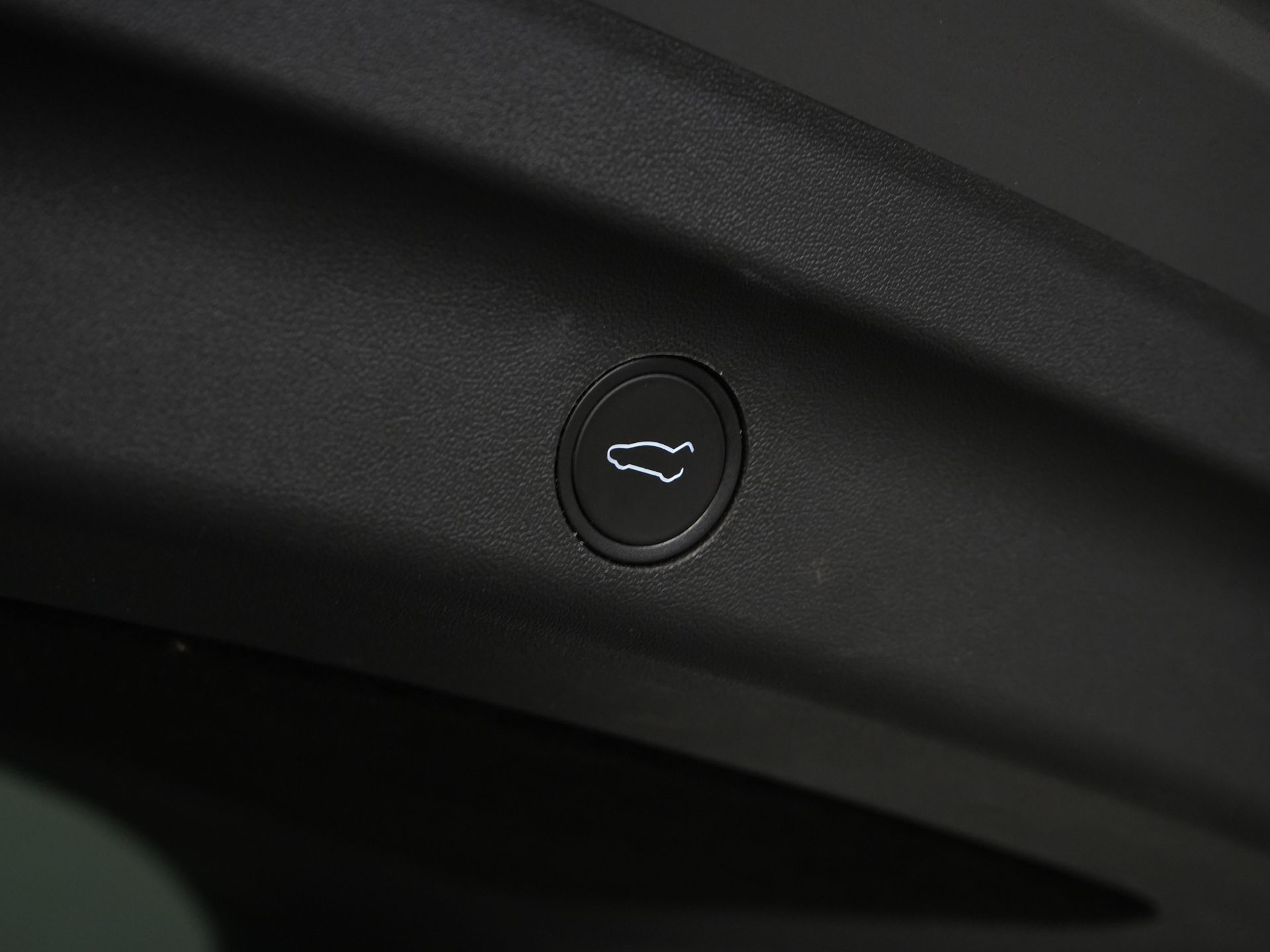 Tesla Model Y SUV 455 Km WLTP (DEMO) Pano/ Memory/ Elek.klep/ Stoelverw./ Navi/ 360 Camera/ Climate/ 20” LMV 15