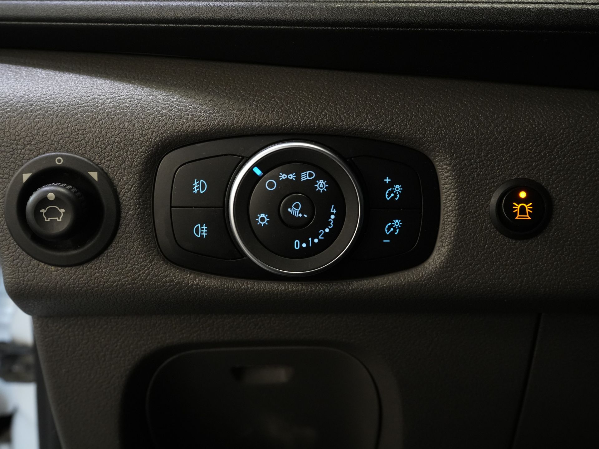 Ford Transit Open laadbak 2.0 TDCI 130 pk DC Dubbel Cabine Open Laadbak/ 7 Pers./ 3.0t Trekverm./ Carplay/ Cruise/ Climate/ Pick Up 17