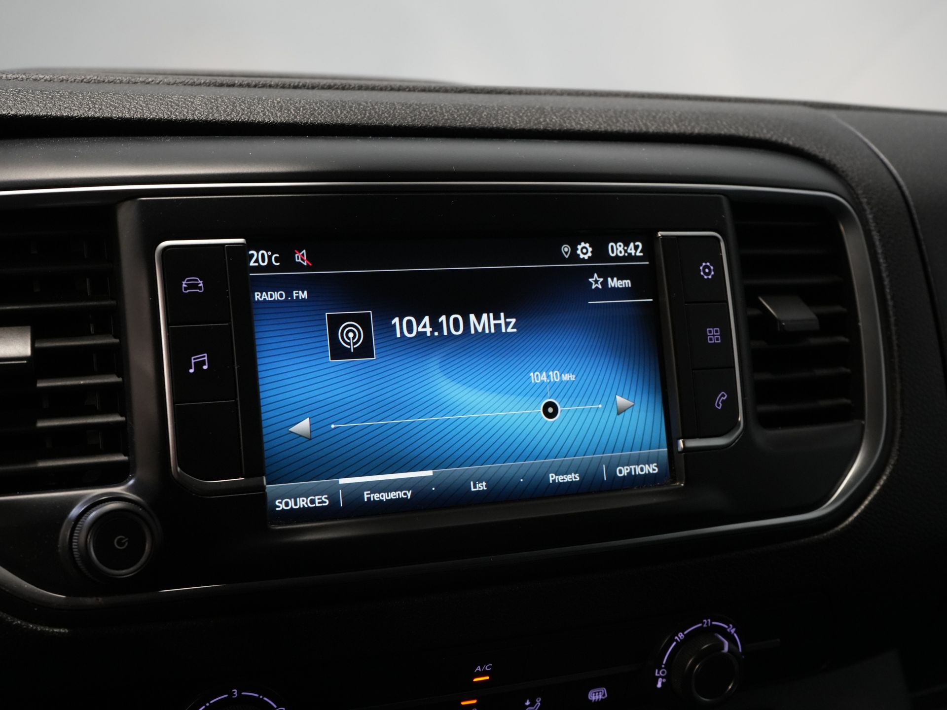 Toyota ProAce Worker Bestelbus 2.0 145 pk L3 Standkachel/ Stoelverw/ Carplay/ Camera/ PDC/ Cruise/ Trekhaak/ Airco 22