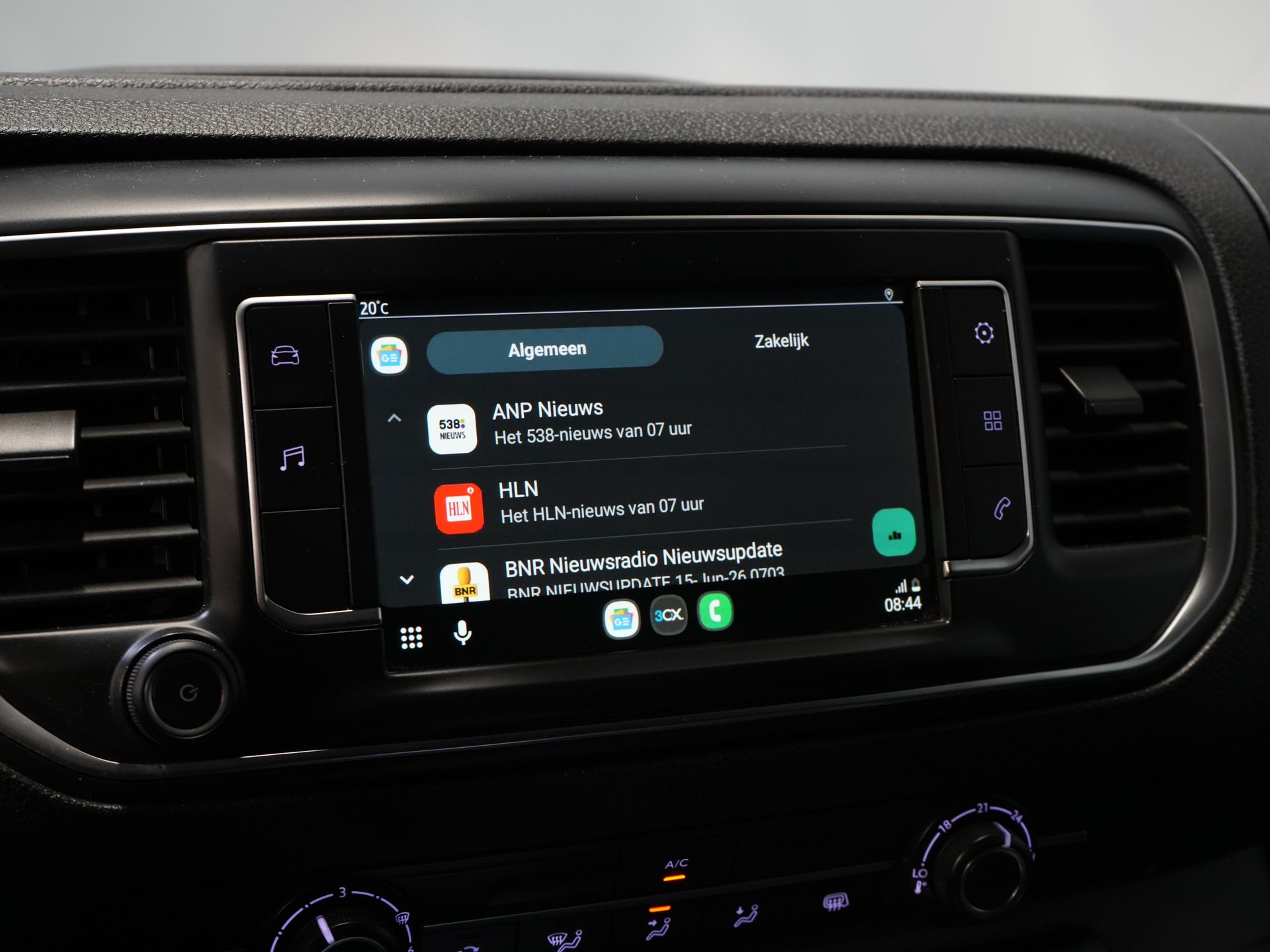 Toyota ProAce Worker Bestelbus 2.0 145 pk L3 Standkachel/ Stoelverw/ Carplay/ Camera/ PDC/ Cruise/ Trekhaak/ Airco 24