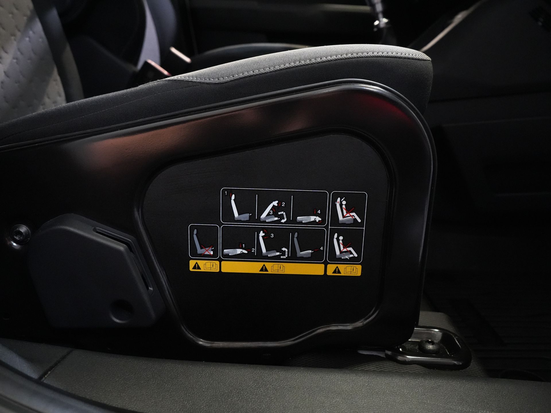 Ford Transit Courier Bestelbus 1.5 TDCI 100 pk Trend Carplay/ Virtual Cockpit/ Camera/ PDC/ LMV/ Cruise/ Climate 24