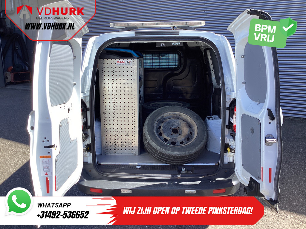 Ford Transit Courier Bestelbus 1.5 TDCI 100 pk Trend Stoelverw./ Inrichting/ Cruise/ Airco/ Voorruitverw. 4