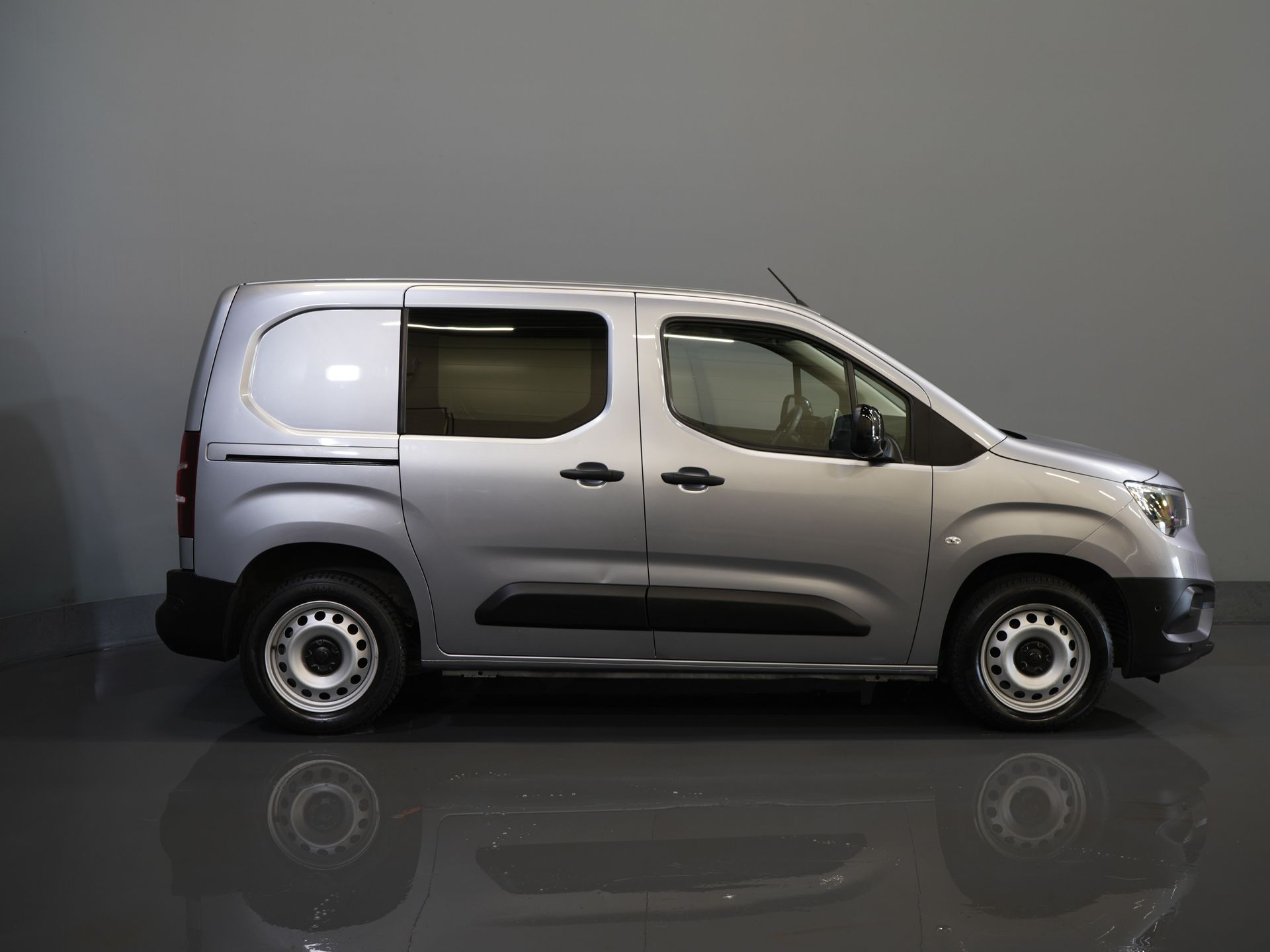Opel Combo Bestelbus 1.2 Turbo BENZINE 3Pers./ Carplay/ Navi/ Camera/ PDC/ Cruise/ Airco 10