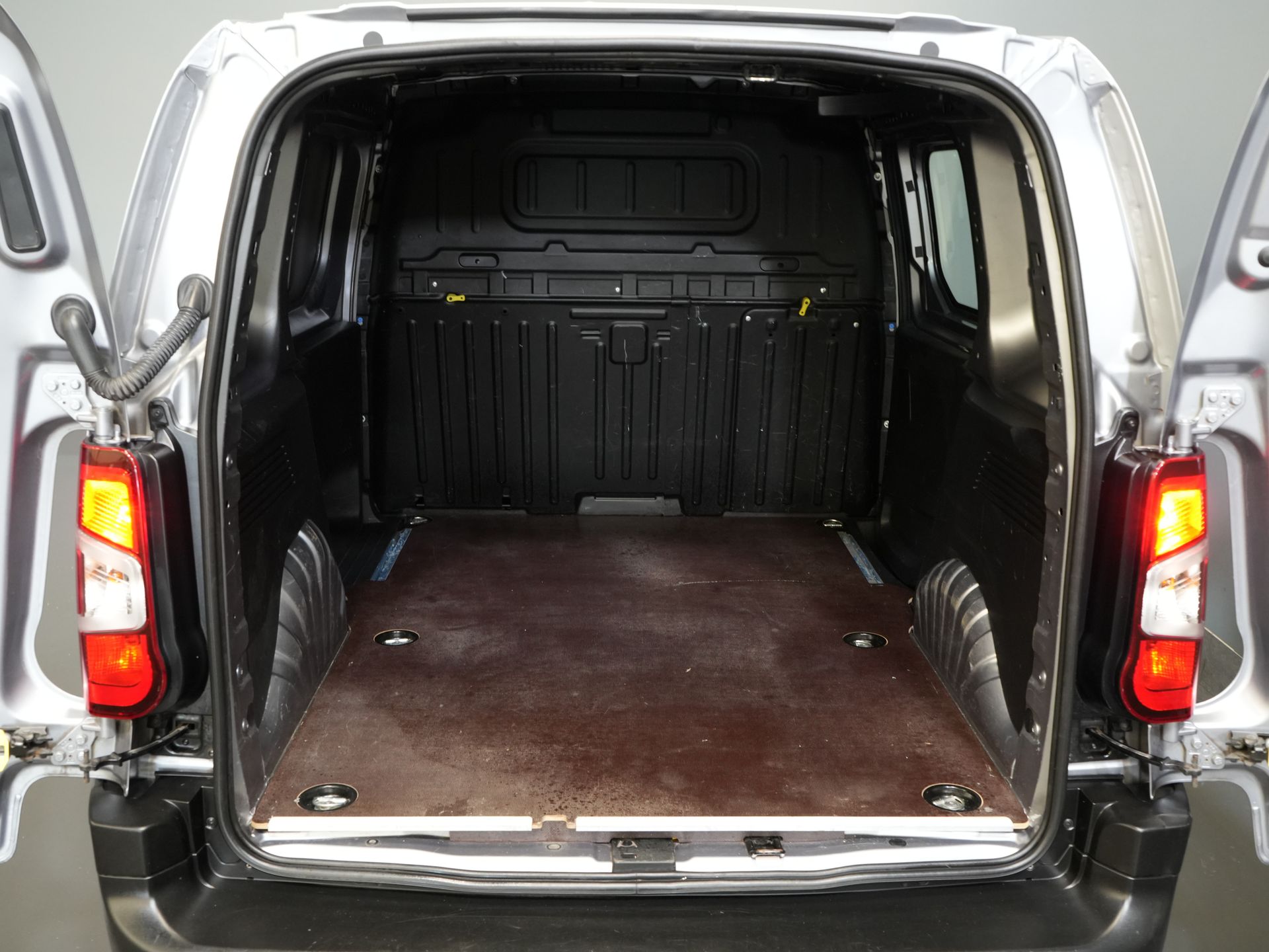 Opel Combo Bestelbus 1.2 Turbo BENZINE 3Pers./ Carplay/ Navi/ Camera/ PDC/ Cruise/ Airco 14