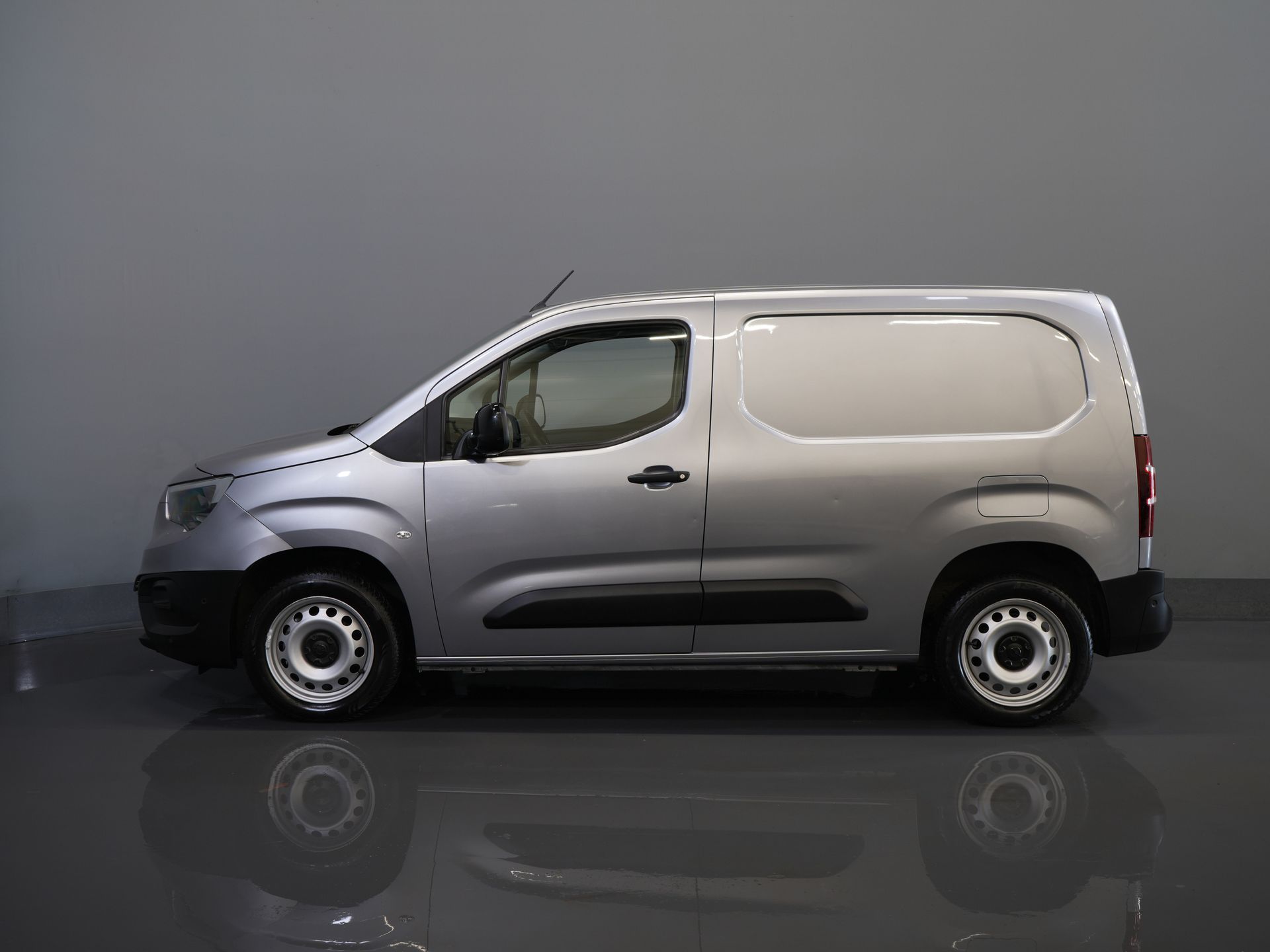 Opel Combo Bestelbus 1.2 Turbo BENZINE 3Pers./ Carplay/ Navi/ Camera/ PDC/ Cruise/ Airco 9