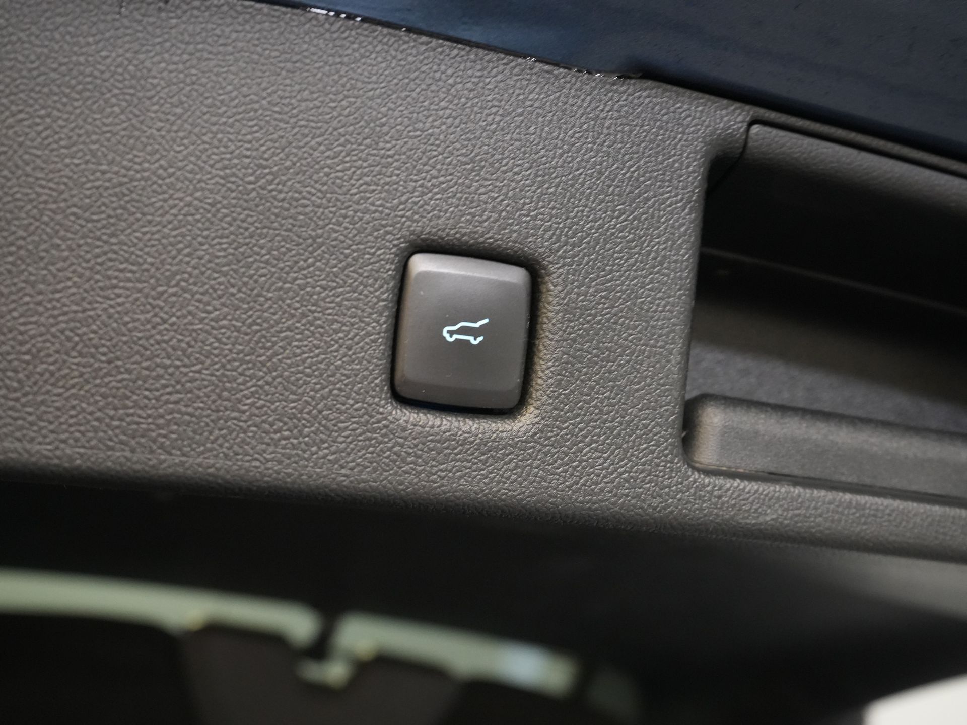 Ford Kuga SUV 2.5 PHEV 225 pk ST-Line LED/ Head-Up/ Adapt.cruise/ Standkachel/ Keyless/ Elek.klep/ Stoelverw/ Stuurverw./ Carplay/ Navi/ Clima 15