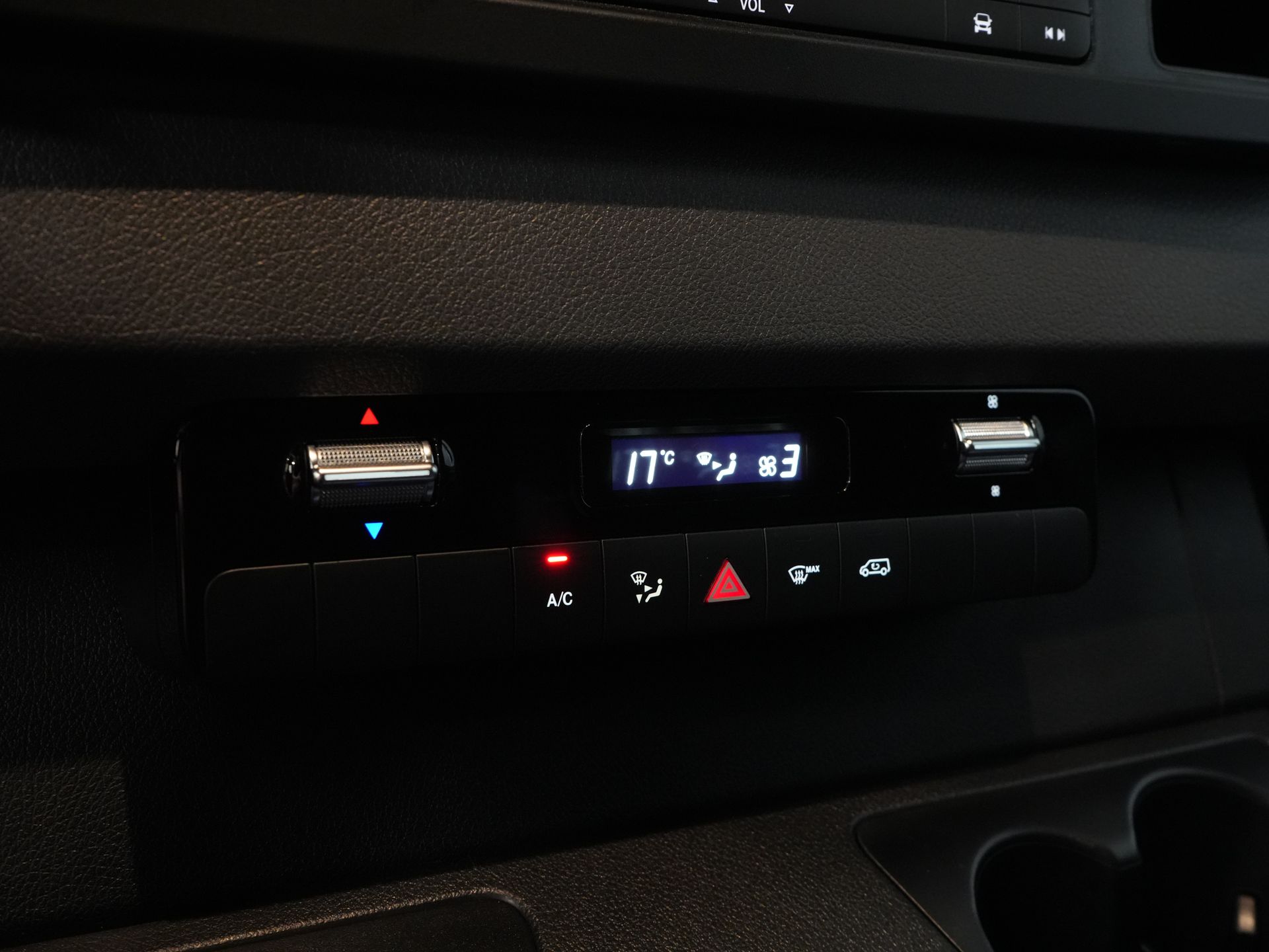 Mercedes-Benz Sprinter Bestelbus 317 CDI Aut. L2H2 LED/ Carplay/ Gev.Stoel/ Camera/ Cruise/ PDC/ Airco 19