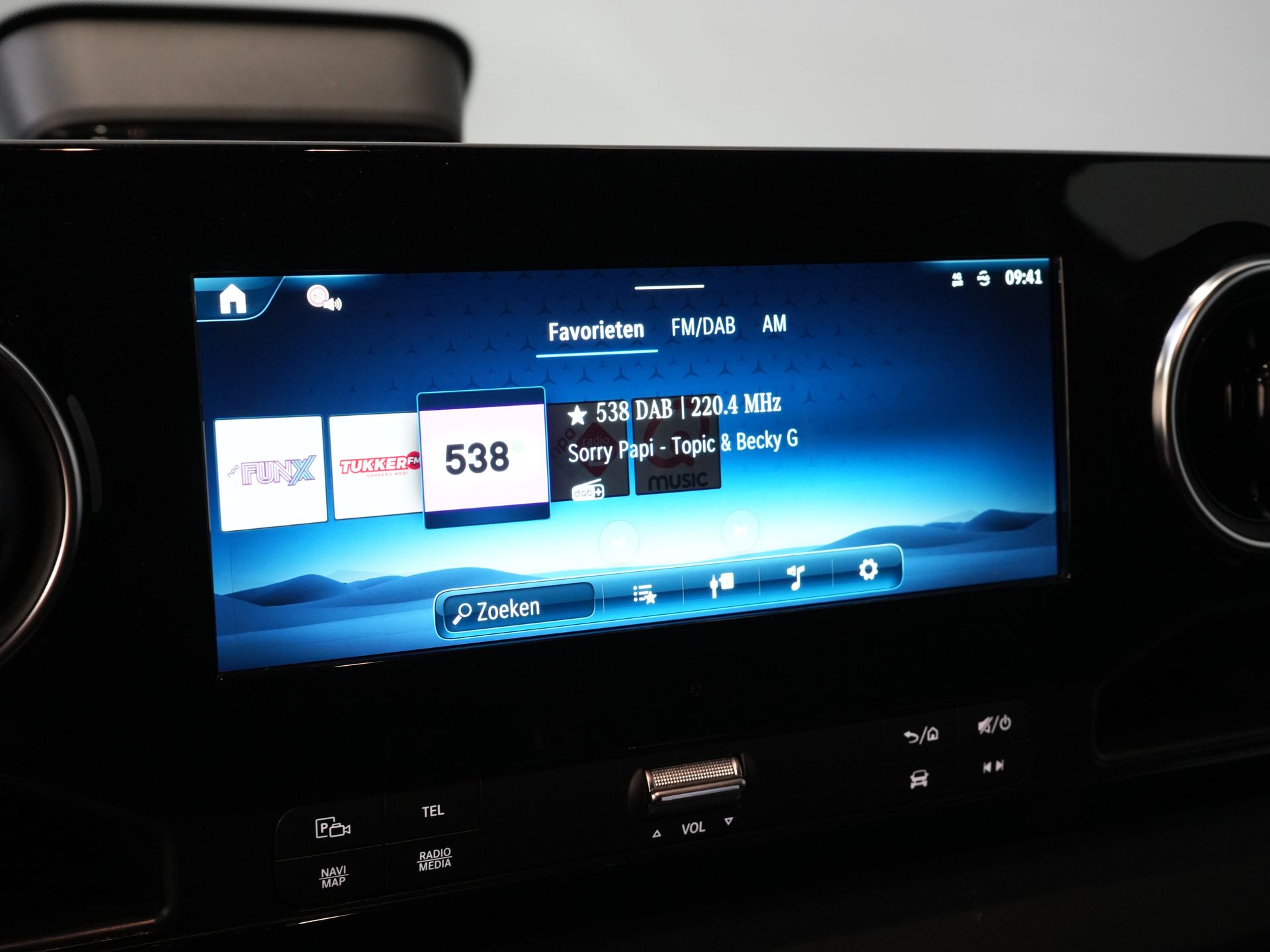 Mercedes-Benz Sprinter Bestelbus 317 CDI Aut. L2H2 3.5t Trekverm./ LED/ Gev.Stoel/ Carplay/ Inrichting/ Navi/ Cruise/ Camera/ Sidesteps/ 18”LMV 24