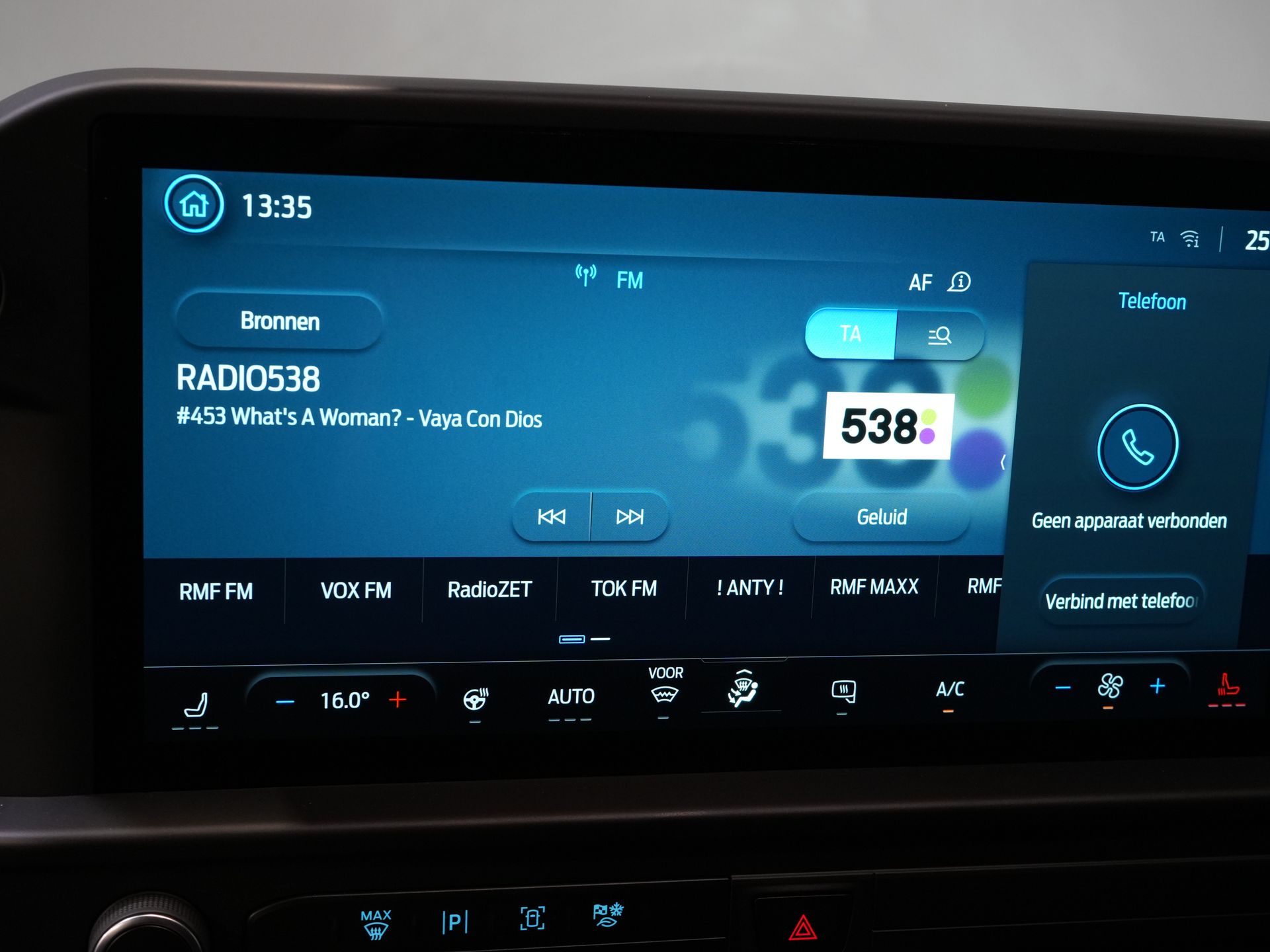 Ford E-Transit Custom Bestelbus L2 330 km WLTP Garantie t/m 2028/ LED/ Snellader/ Standkachel/ Stoelverw./ Stuurverw./ Carplay/ Camera/ PDC/ Climate/ Cruise 22