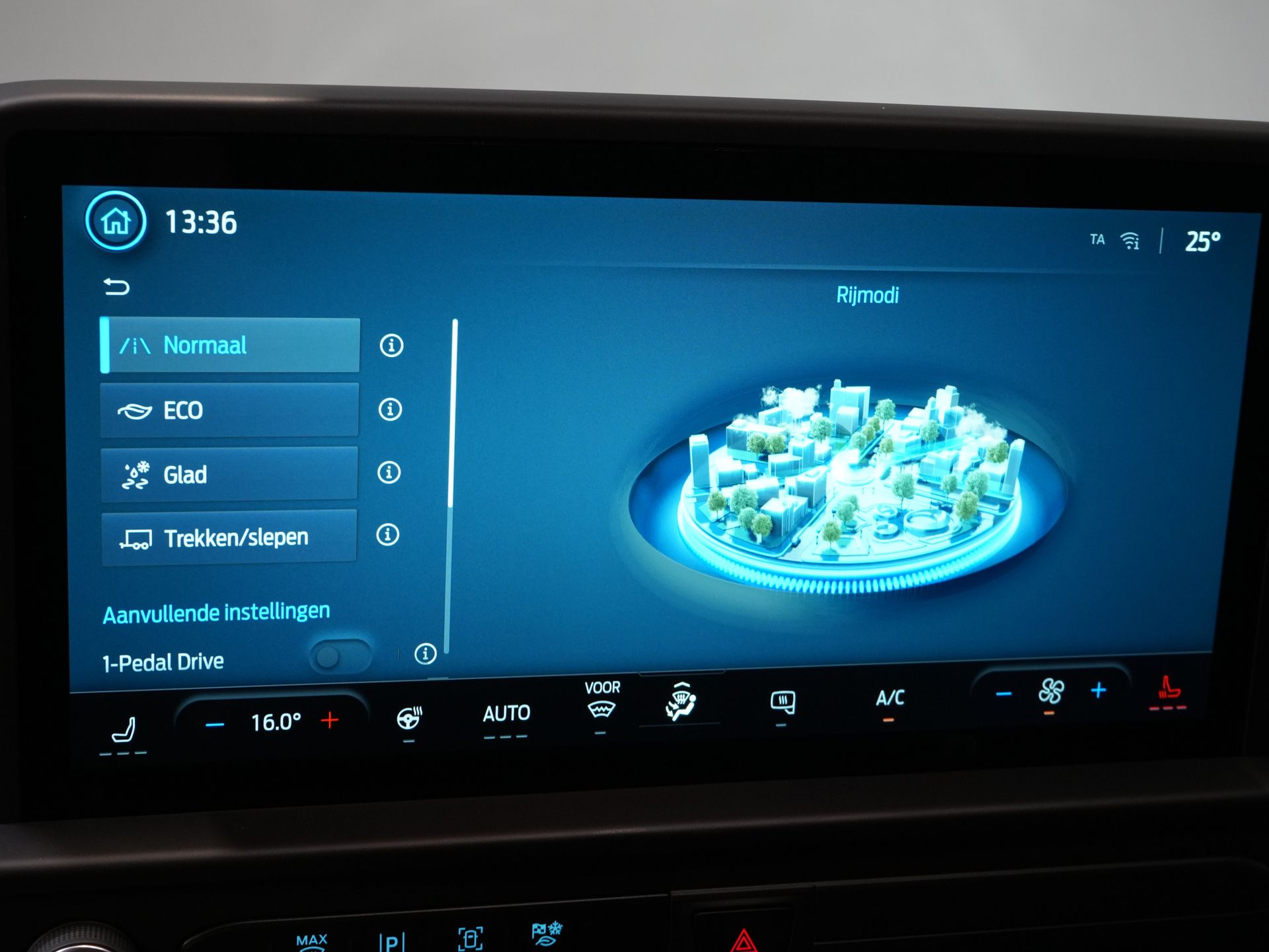 Ford E-Transit Custom Bestelbus L2 330 km WLTP Garantie t/m 2028/ LED/ Snellader/ Standkachel/ Stoelverw./ Stuurverw./ Carplay/ Camera/ PDC/ Climate/ Cruise 23