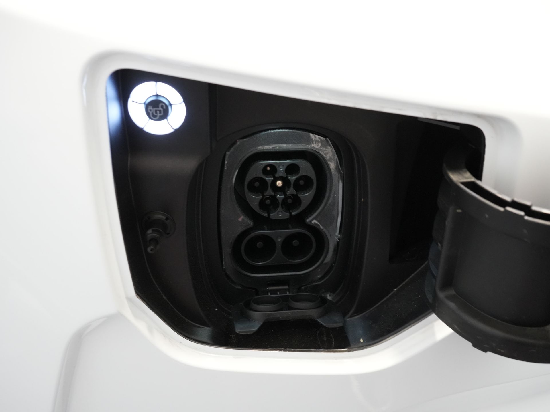 Ford E-Transit Custom Bestelbus L2 330 km WLTP Garantie t/m 2028/ LED/ Snellader/ Standkachel/ Stoelverw./ Stuurverw./ Carplay/ Camera/ PDC/ Climate/ Cruise 28