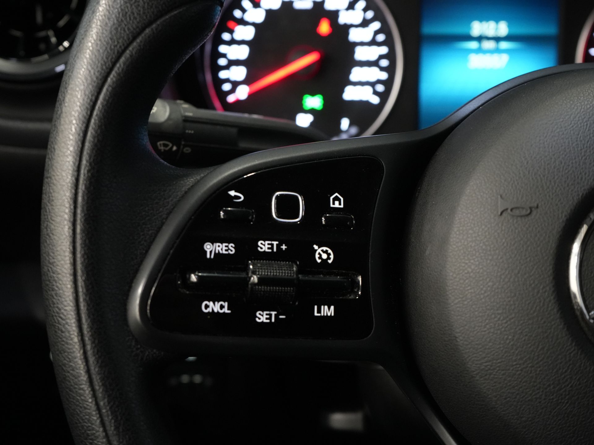 Mercedes-Benz Citan Bestelbus 110 CDI L2 Aut. 3Pers./ Stoelverw./ Carplay/ Camera/ Cruise/ Airco/ Trekhaak/ PDC 18