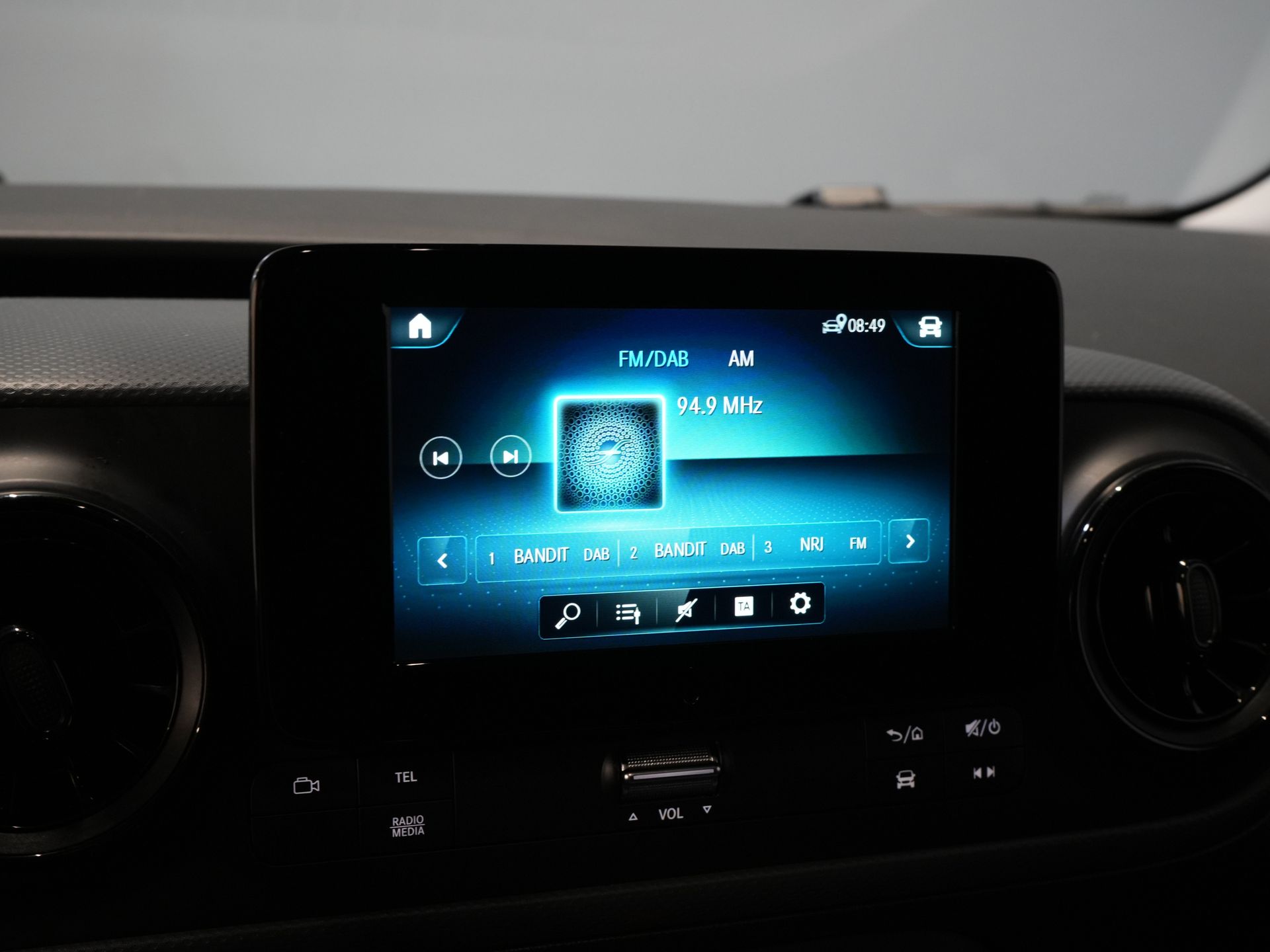 Mercedes-Benz Citan Bestelbus 110 CDI L2 Aut. 3Pers./ Stoelverw./ Carplay/ Camera/ Cruise/ Airco/ Trekhaak/ PDC 21