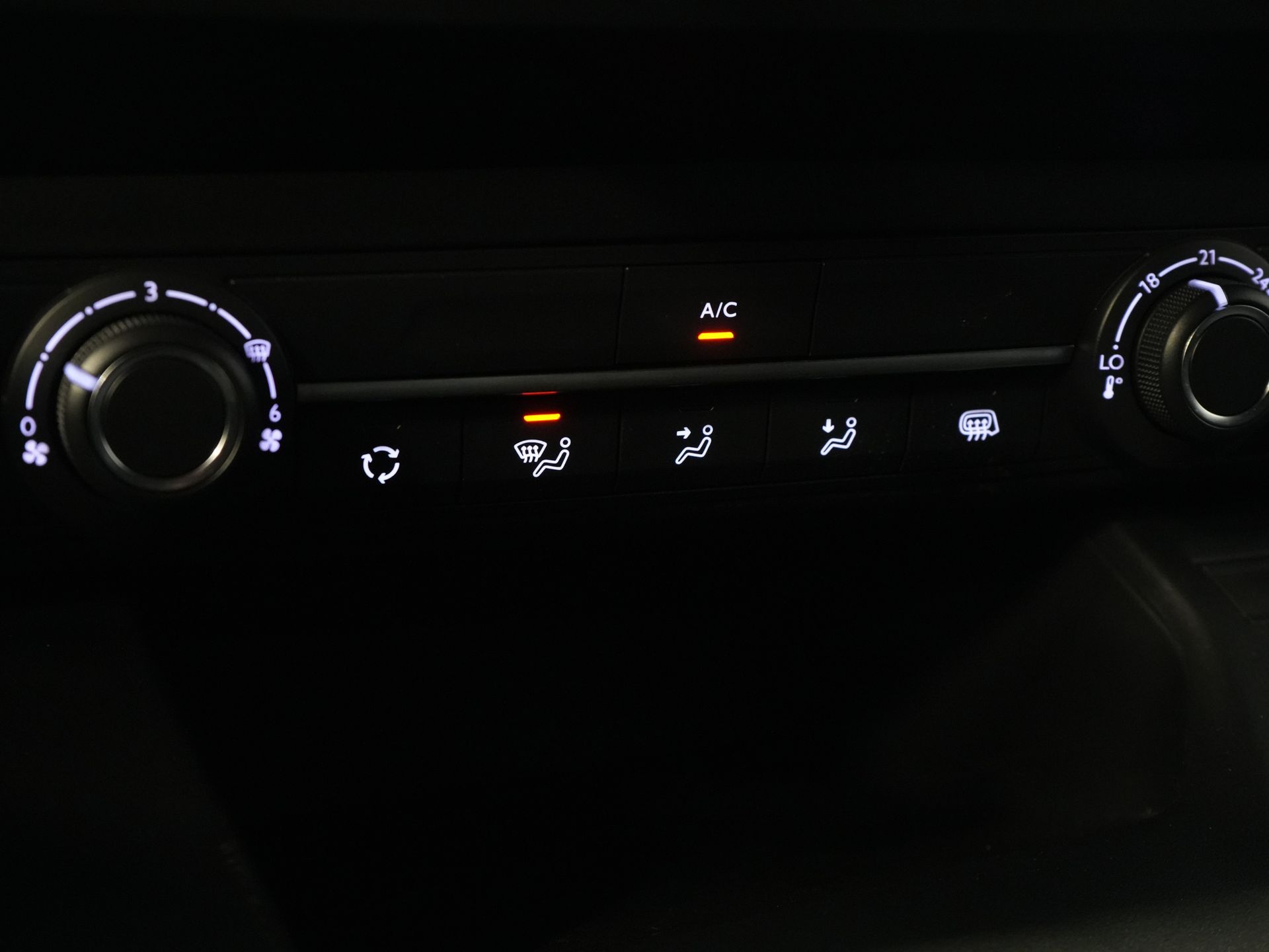 Peugeot Partner Bestelbus (Citroen Berlingo) 1.2 PureTech 110 pk BENZINE Airco/ Cruise/ DAB 18