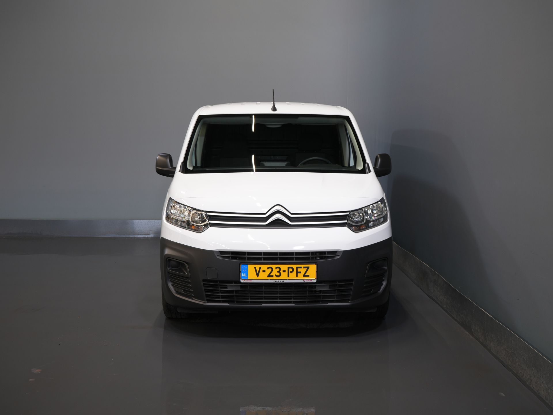 Peugeot Partner Bestelbus (Citroen Berlingo) 1.2 PureTech 110 pk BENZINE Airco/ Cruise/ DAB 6