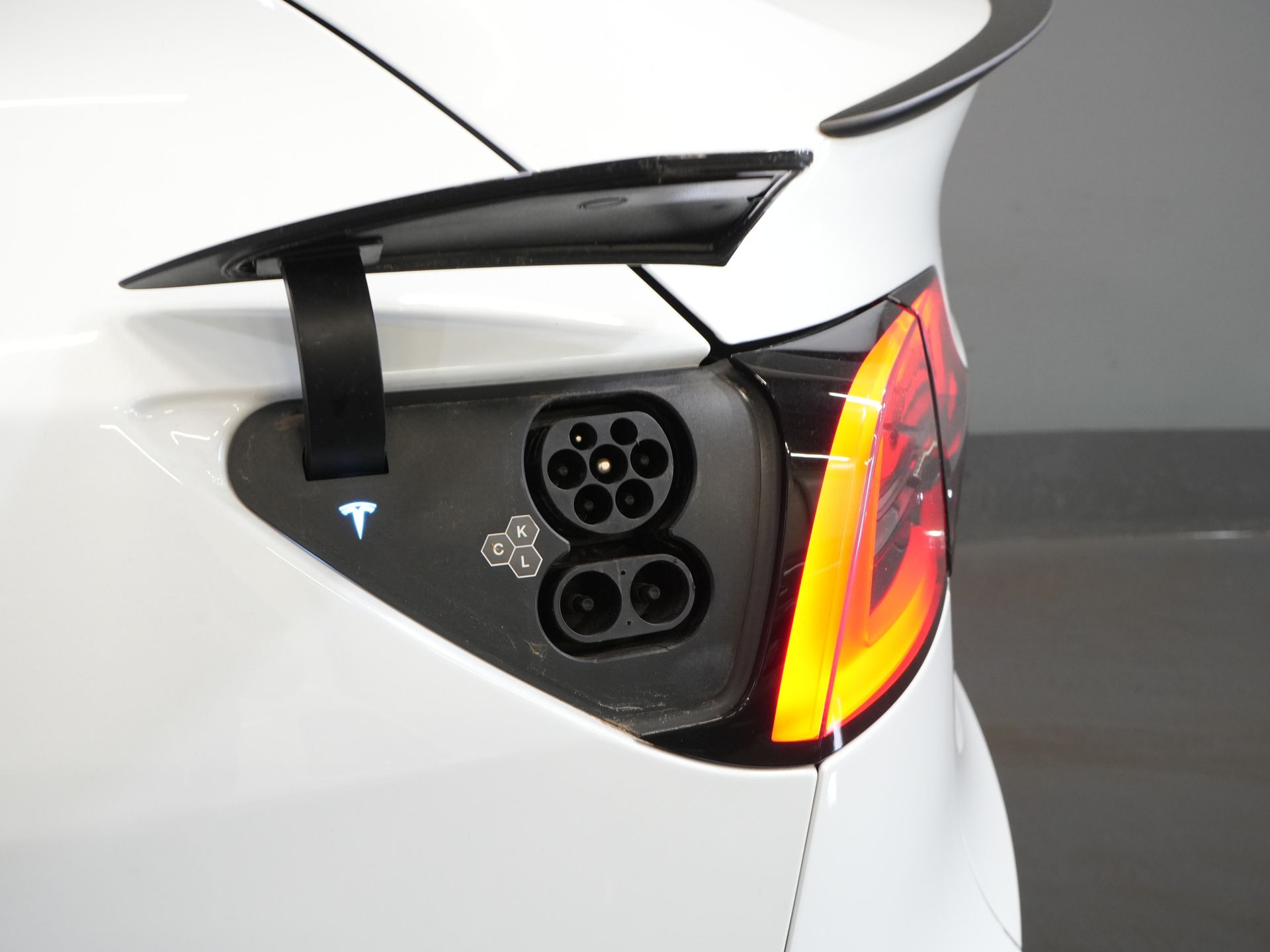 Tesla Model Y SUV Long Range AWD 75 kWh 540 km WLTP MARGE SOH 92%/ Pano/ Warmtepomp/ Adapt.Cruise/ Memory/ Elek.klep/ Stoelverw./ Navi/ 360 camera 28