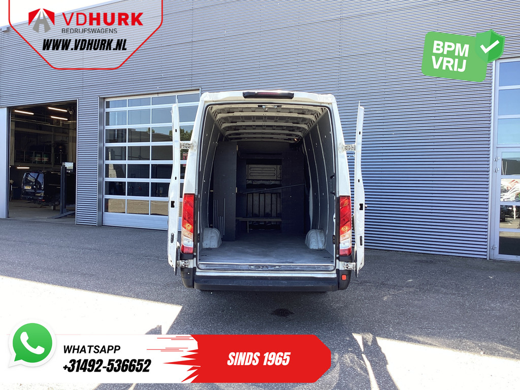 Iveco Daily Bestelbus 35S16V 2.3 155 pk Aut. L4H2 Gev.Stoel/ 3.5t Trekverm./ 270Gr.deuren/ Carplay/ Camera/ Climate/ Cruise 4