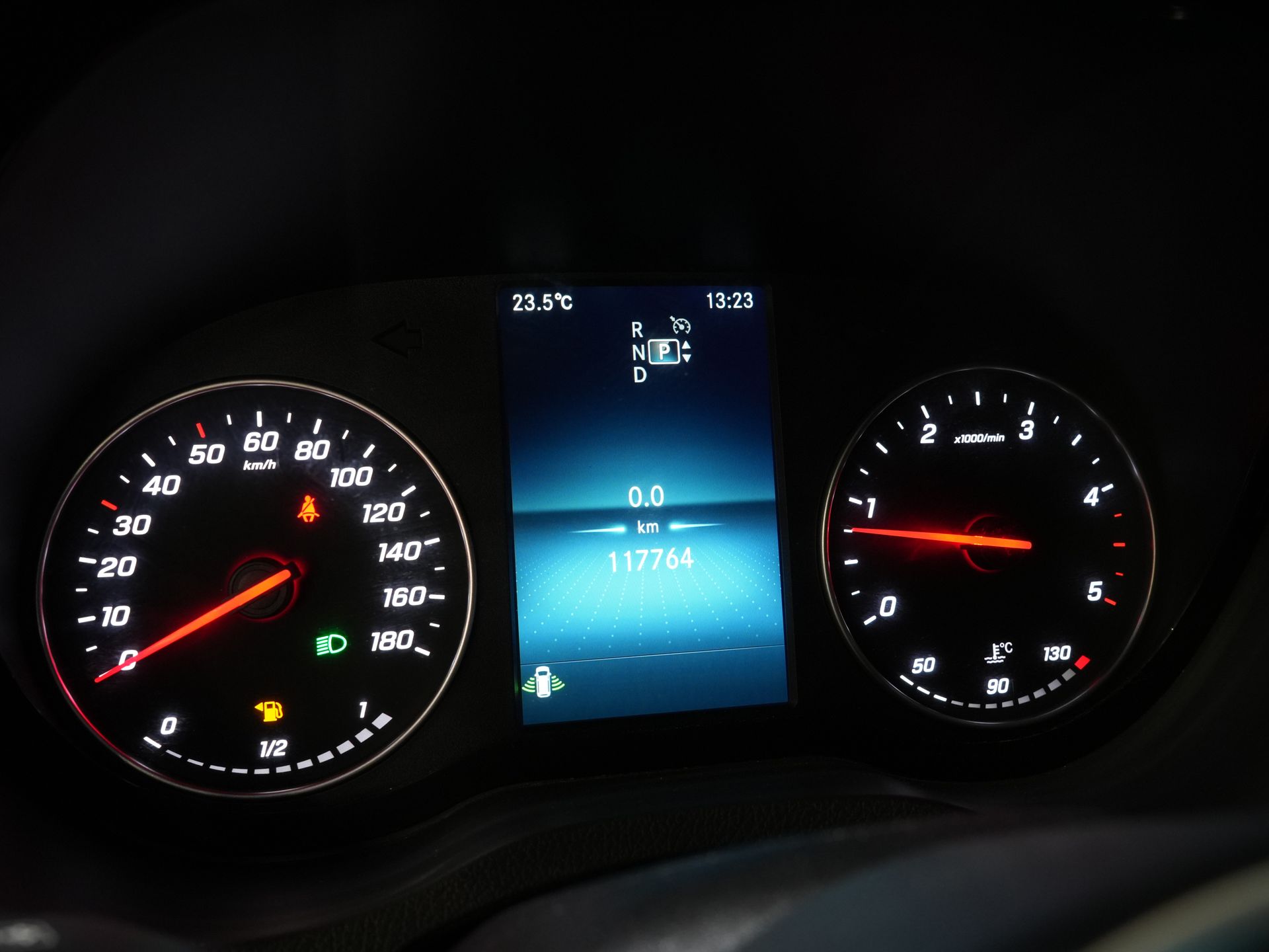 Mercedes-Benz Sprinter Bestelbus 316 2.2 CDI Aut. L2H2 LED/ Standkachel/ 10,25”MBUX/ Gev.Stoel/ Stoelverw./ 360 Camera/ Climate/ 270Gr.Deuren/ Navi/ Cruise/ 17”L 20