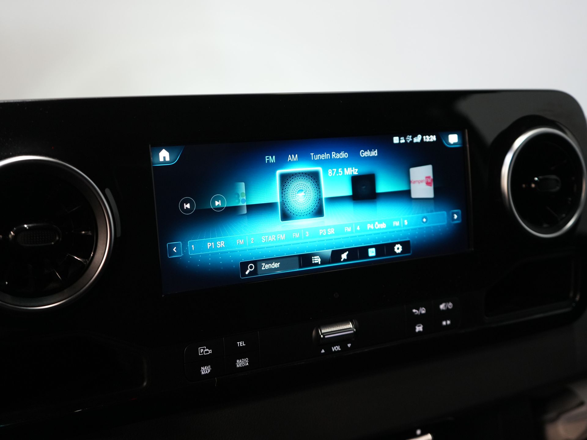 Mercedes-Benz Sprinter Bestelbus 316 2.2 CDI Aut. L2H2 LED/ Standkachel/ 10,25”MBUX/ Gev.Stoel/ Stoelverw./ 360 Camera/ Climate/ 270Gr.Deuren/ Navi/ Cruise/ 17”L 22