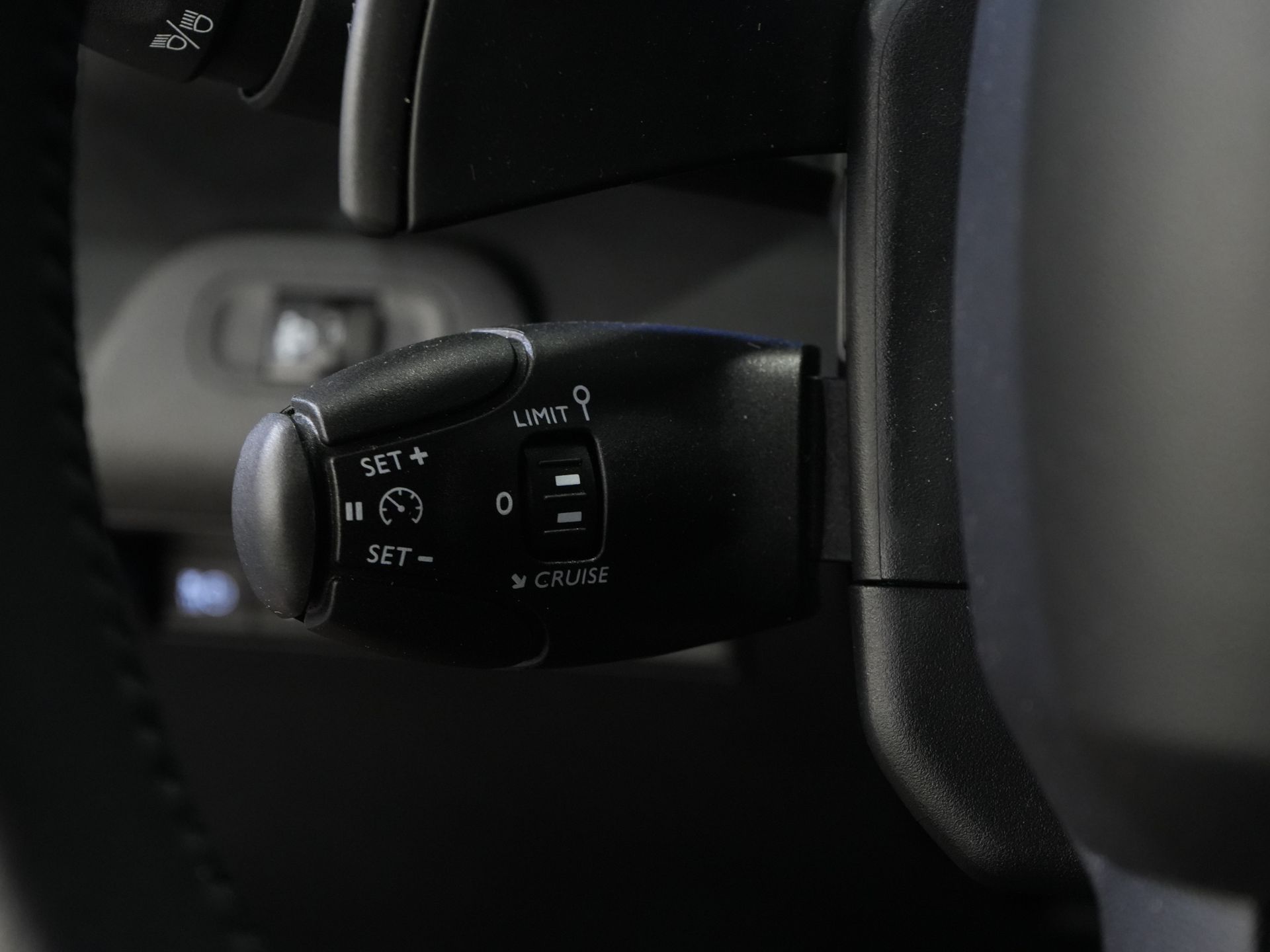 Citroën Berlingo Bestelbus 1.5 HDi 130 pk Aut. L2 3 Pers./ Carplay/ Climate/ Camera/ Standkachel/ Stoelverw/ Trekhaak/ LMV/ Dealer O.H. 19