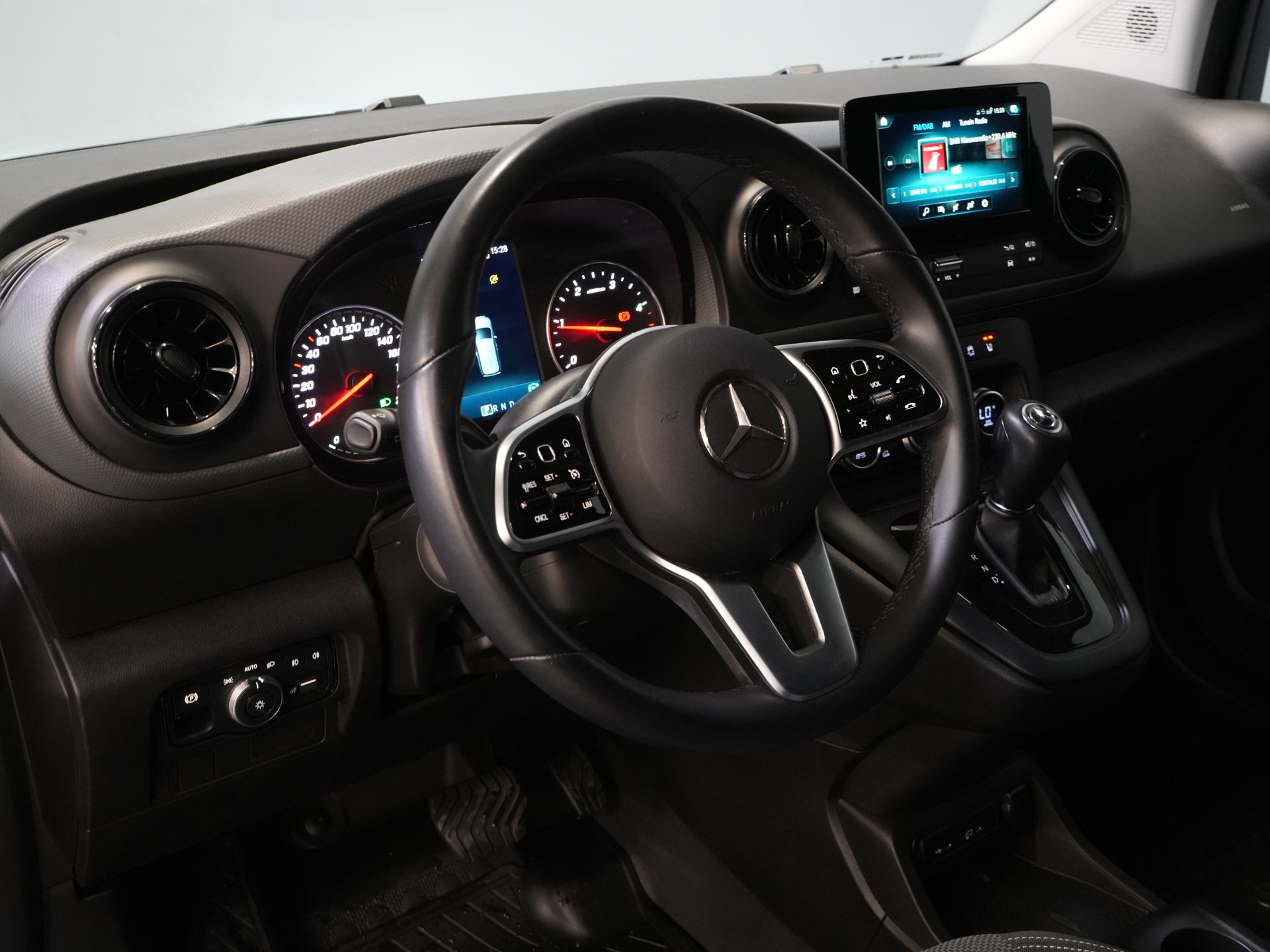 Mercedes-Benz Citan Bestelbus 112 CDI Aut. LED/ Stoelverw./ Keyless/ Carplay/ Navi/ Climate/ Camera/ LMV/ Trekhaak 13