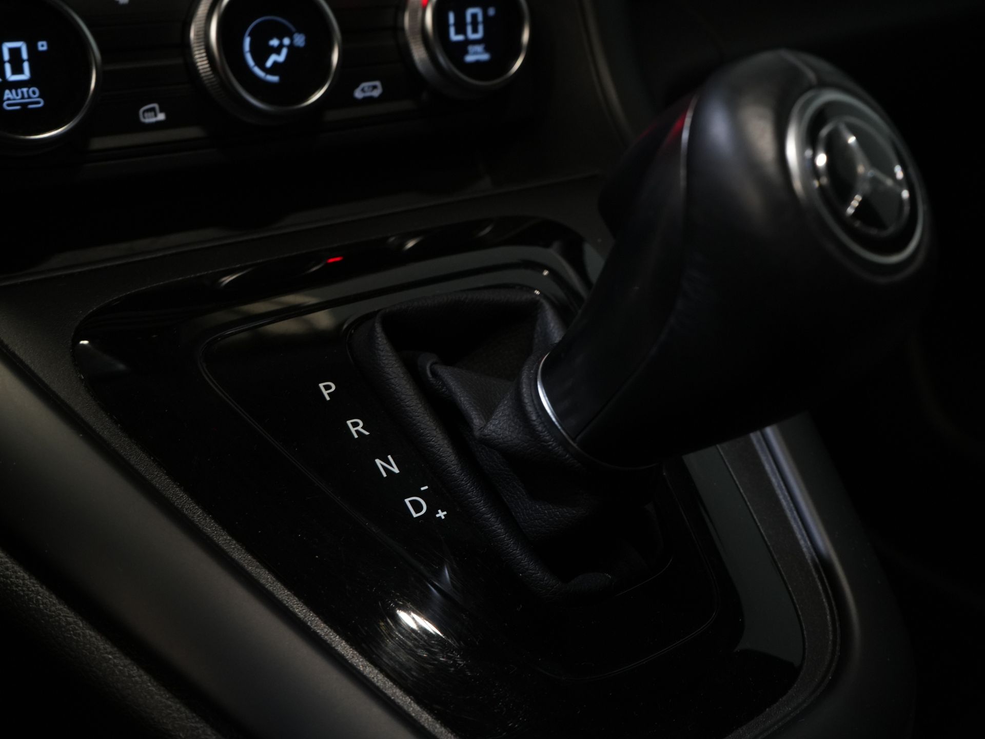 Mercedes-Benz Citan Bestelbus 112 CDI Aut. LED/ Stoelverw./ Keyless/ Carplay/ Navi/ Climate/ Camera/ LMV/ Trekhaak 19