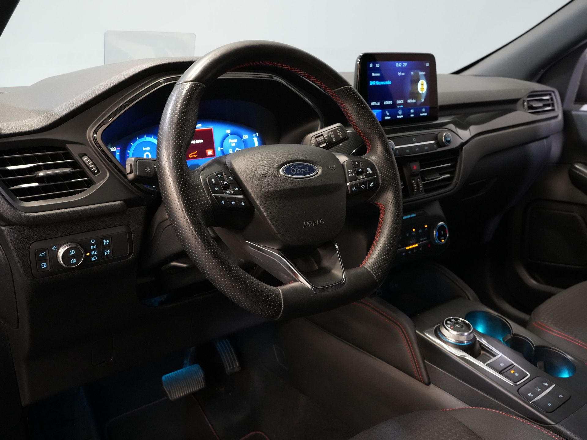 Ford Kuga SUV 2.5 PHEV 225 pk ST-Line LED/ Head-Up/ Adapt.cruise/ Keyless/ Elek.klep/ Stoelverw/ Stuurverw./ Carplay/ Navi/ Climate/ PDC 13