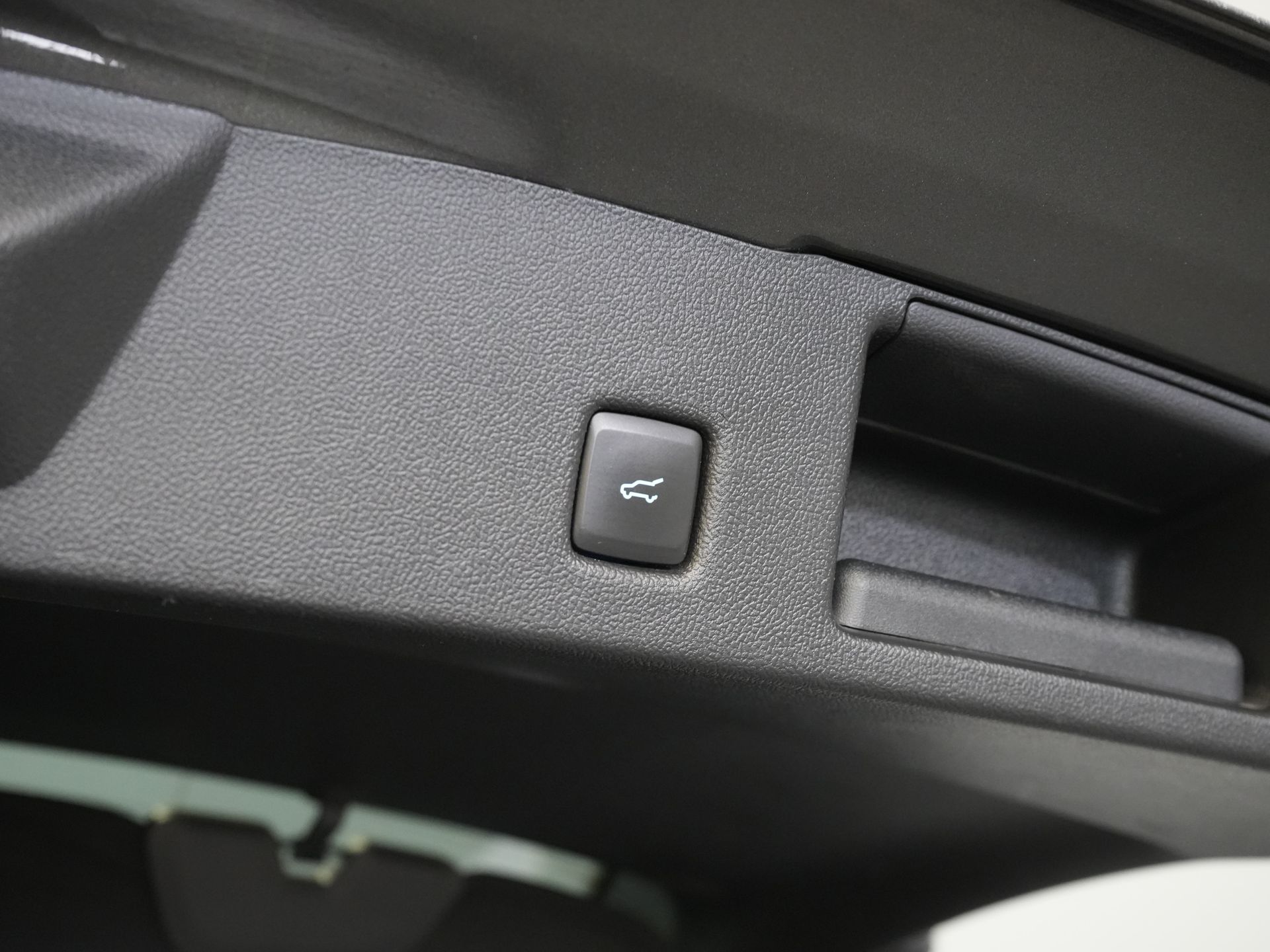 Ford Kuga SUV 2.5 PHEV 225 pk ST-Line LED/ Head-Up/ Adapt.cruise/ Keyless/ Elek.klep/ Stoelverw/ Stuurverw./ Carplay/ Navi/ Climate/ PDC 15