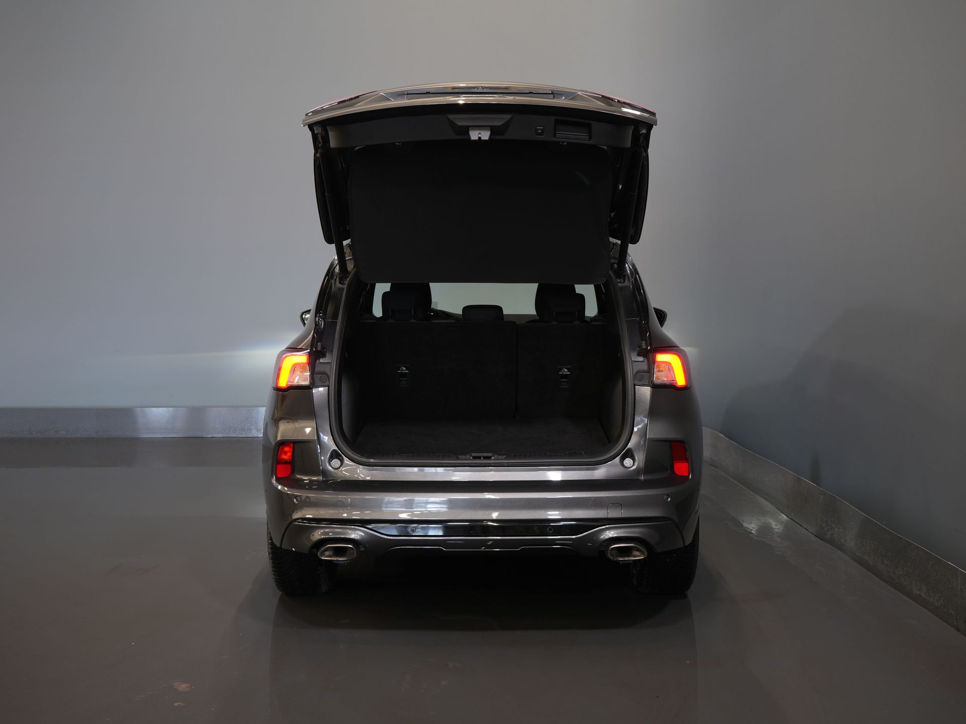 Ford Kuga SUV 2.5 PHEV 225 pk ST-Line LED/ Head-Up/ Adapt.cruise/ Keyless/ Elek.klep/ Stoelverw/ Stuurverw./ Carplay/ Navi/ Climate/ PDC 4