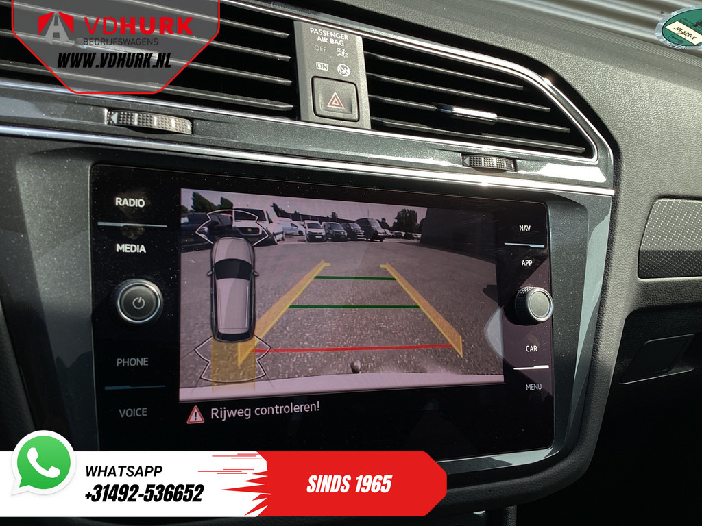 Volkswagen Tiguan SUV 1.4 TSI eHybrid R-Line Pano/ IQ-Light/ Head-Up/ Elek.Trekhaak/ Elek.Klep/ Adapt.Cruise/ Parlemoer/ Stoelverw./ Climate/ Carplay/ 18