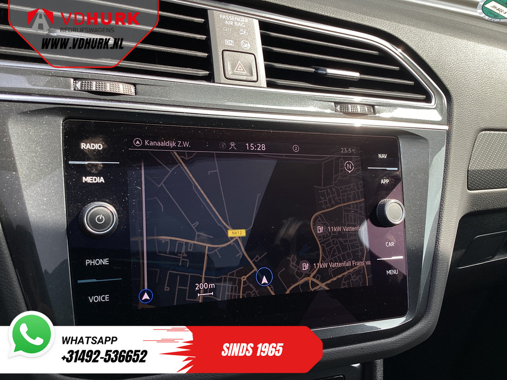 Volkswagen Tiguan SUV 1.4 TSI eHybrid R-Line Pano/ IQ-Light/ Head-Up/ Elek.Trekhaak/ Elek.Klep/ Adapt.Cruise/ Parlemoer/ Stoelverw./ Climate/ Carplay/ 19