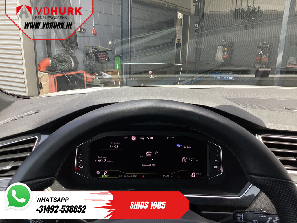 Volkswagen Tiguan SUV 1.4 TSI eHybrid R-Line Pano/ IQ-Light/ Head-Up/ Elek.Trekhaak/ Elek.Klep/ Adapt.Cruise/ Parlemoer/ Stoelverw./ Climate/ Carplay/ 21