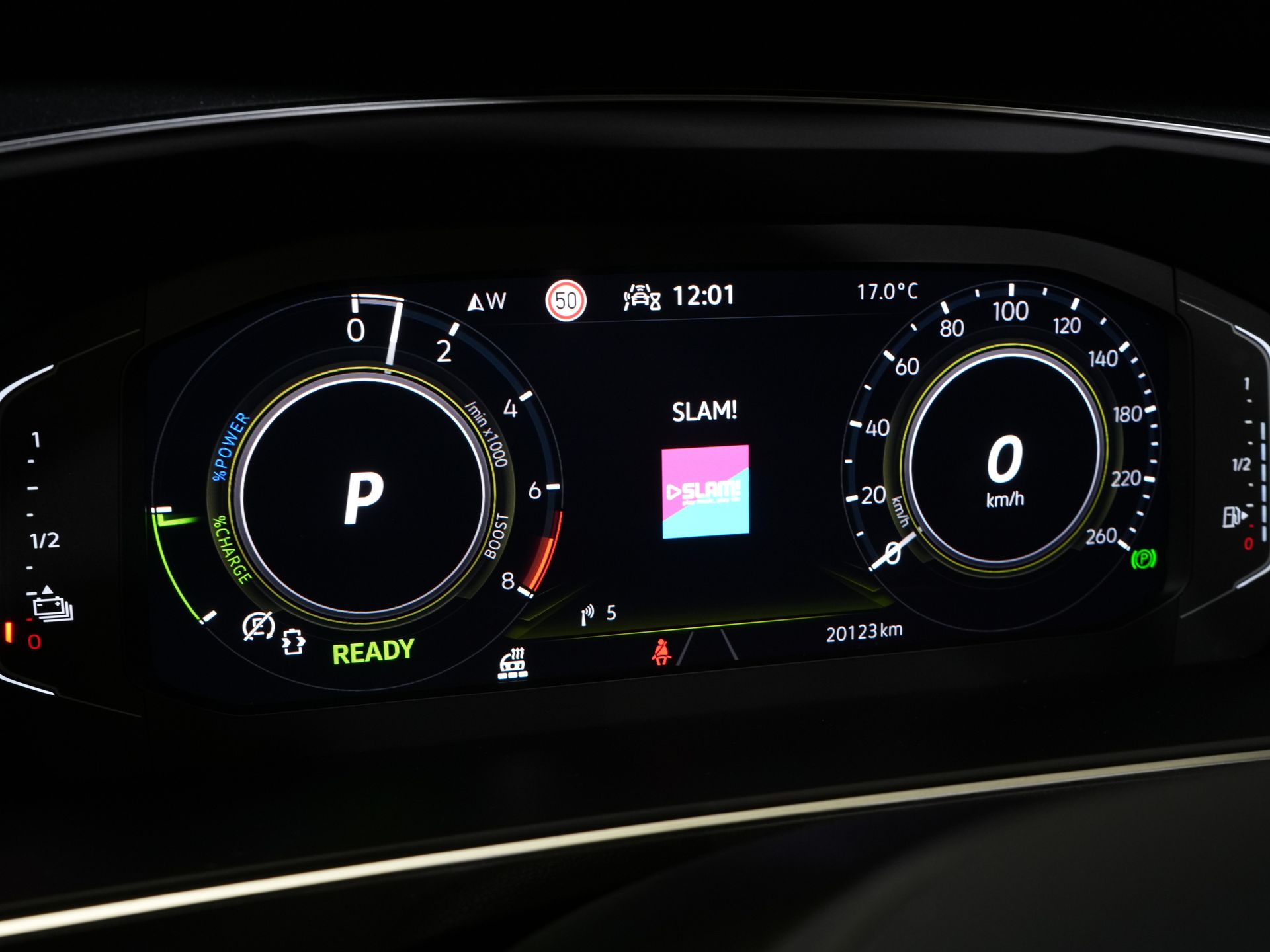 Volkswagen Tiguan SUV 1.4 TSI eHybrid R-Line (DEMO) Pano/ IQ-Light/ Head-Up/ Elek.Trekhaak/ Elek.Klep/ Adapt.Cruise/ Parelmoer/ Stoelverw./ Climate/ C 26